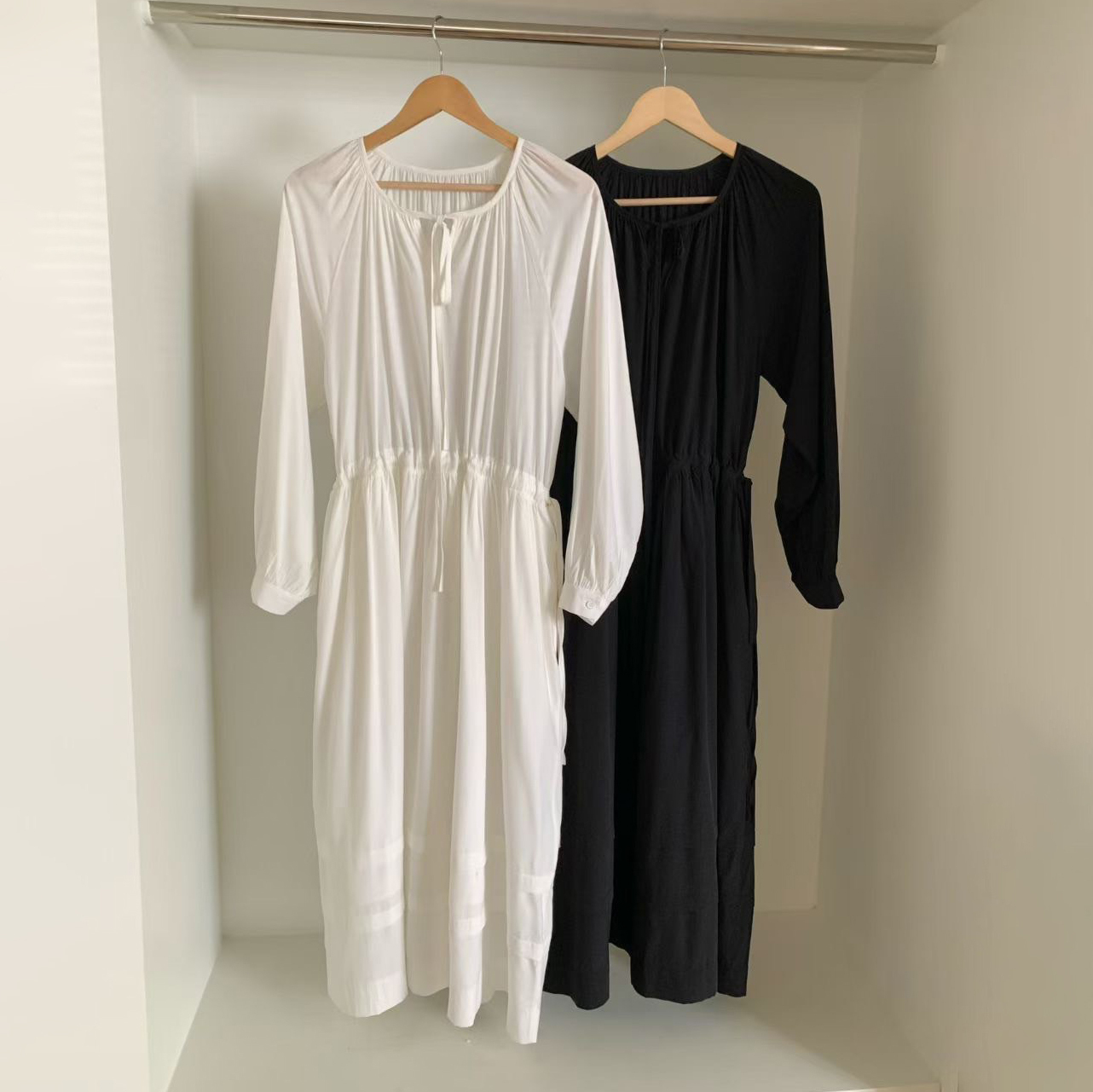 抓摺圓領綁帶蝴蝶結收腰傘擺長洋裝 / 2色