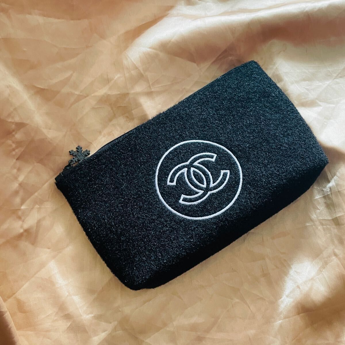 CHANEL BEAUTE 磨毛面收納袋