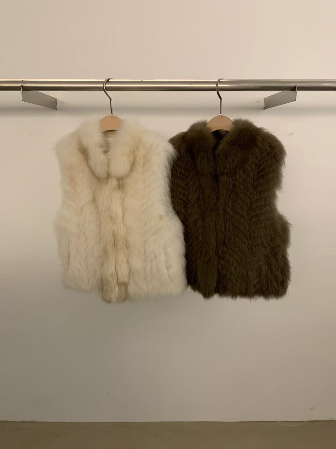 華麗女子小立領澎澎皮草背心外套 / 2色