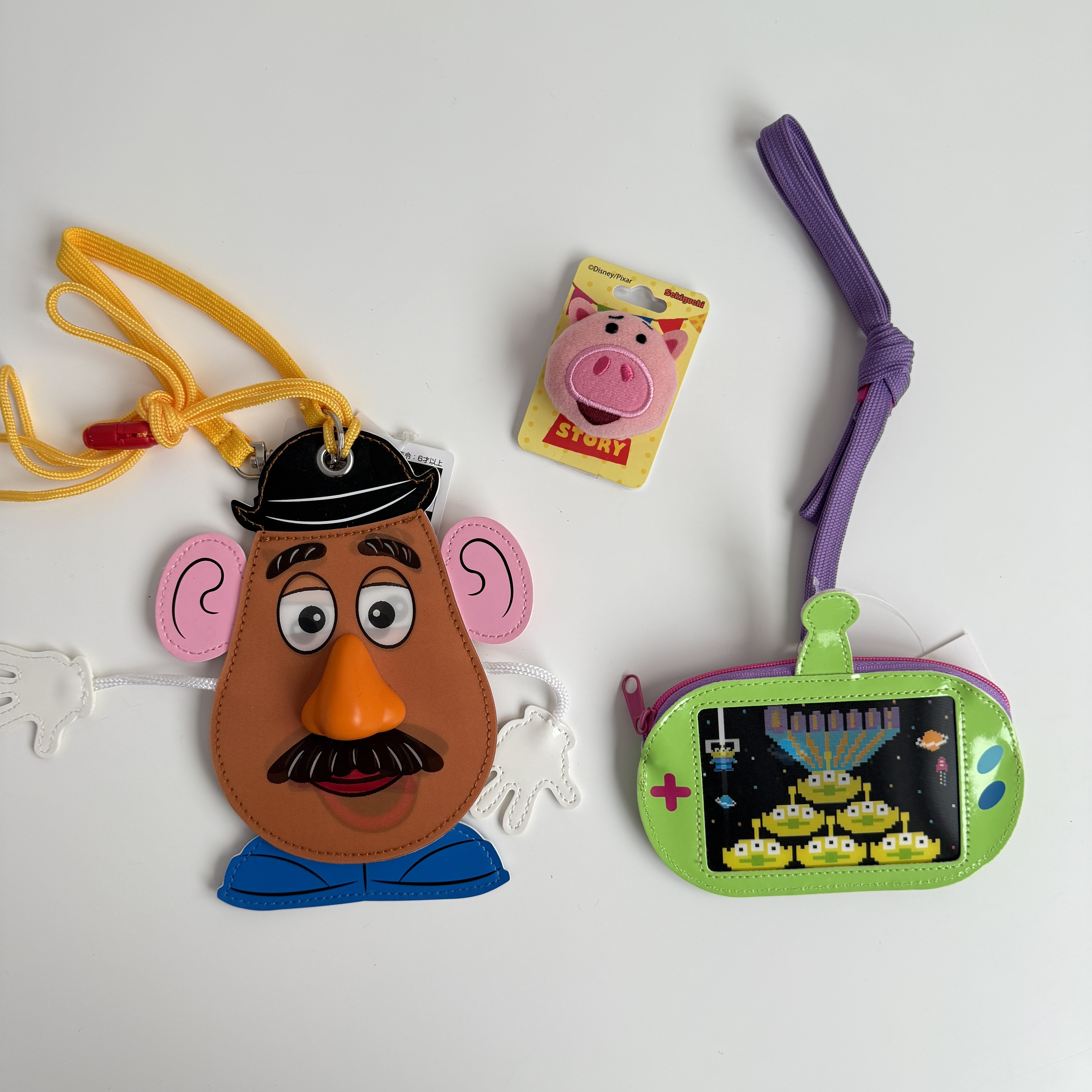 現貨┃迪士尼 皮克斯 玩具總動員 彈頭先生 三眼怪 車票夾 通行證套 掛飾 火腿豬 別針