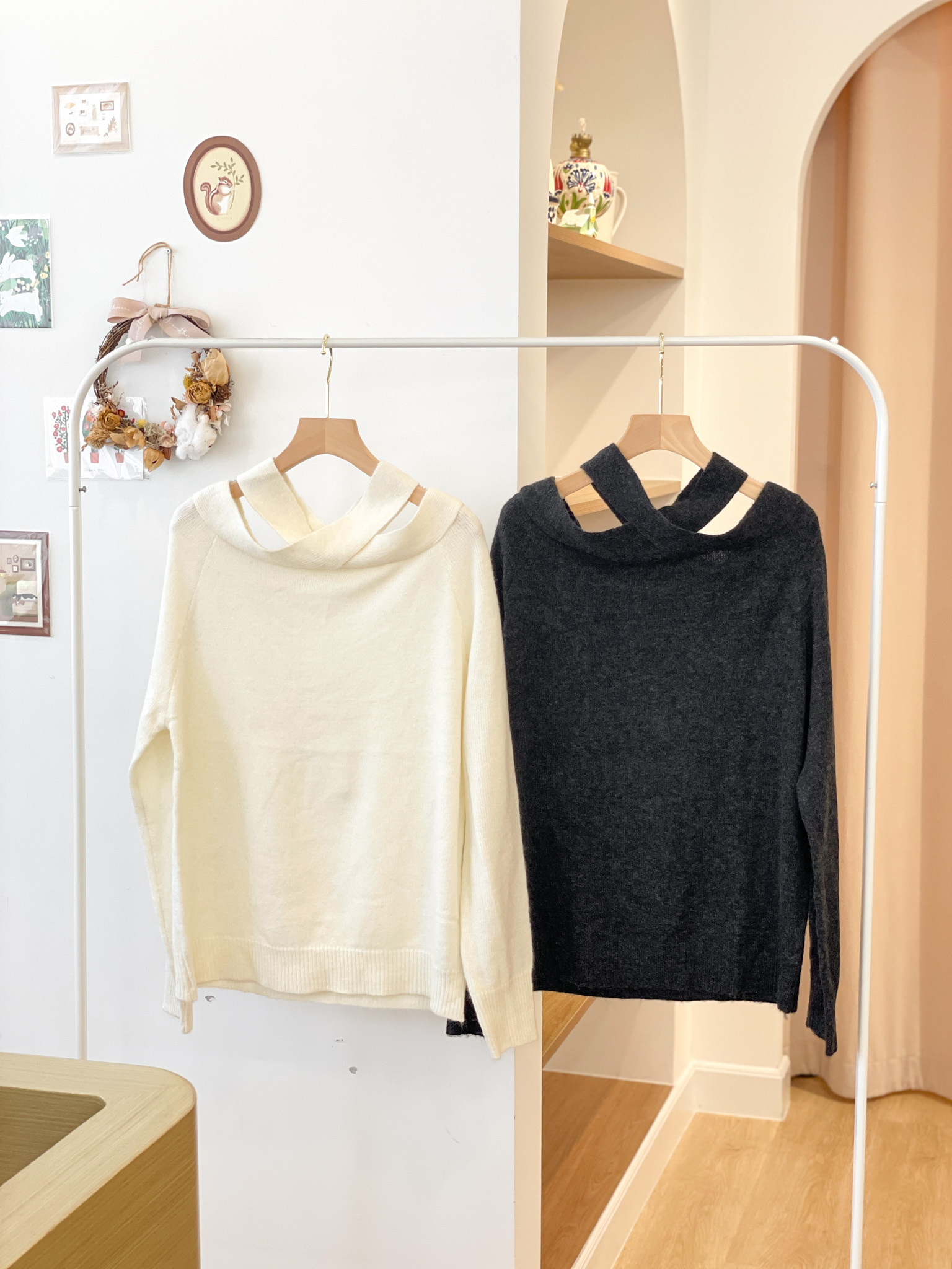 T1453 Sarah Halter Neck Knit Top