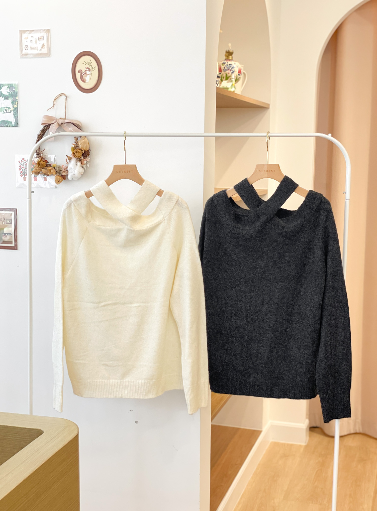 T1453 Sarah Halter Neck Knit Top