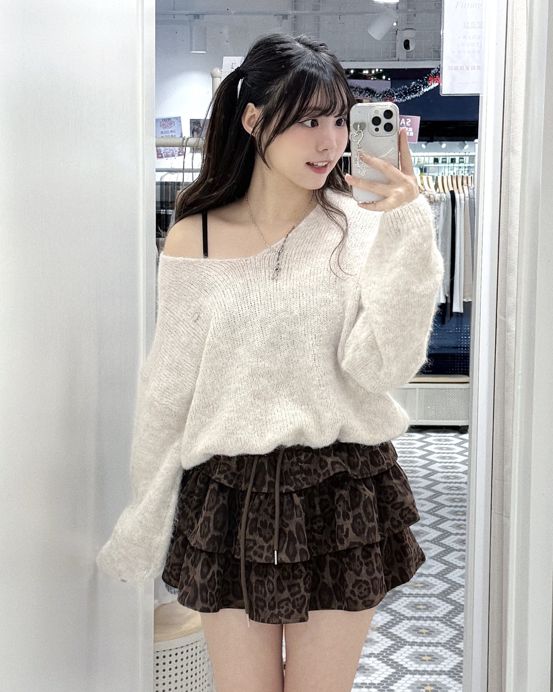 （9月韓國連線）K0422 | 軟糯米もち！˚｡⋆୨🍡୧˚ 4色入慵懶V領銀牌短版針織毛衣