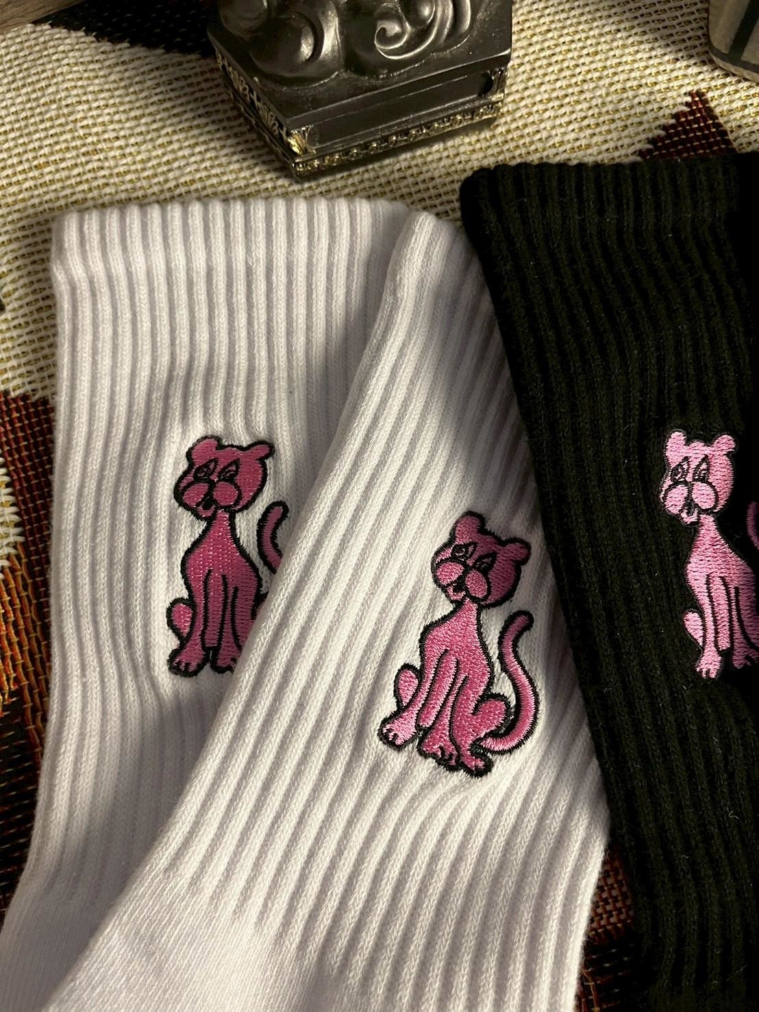 【AFTER WORK】粉紅豹刺繡襪