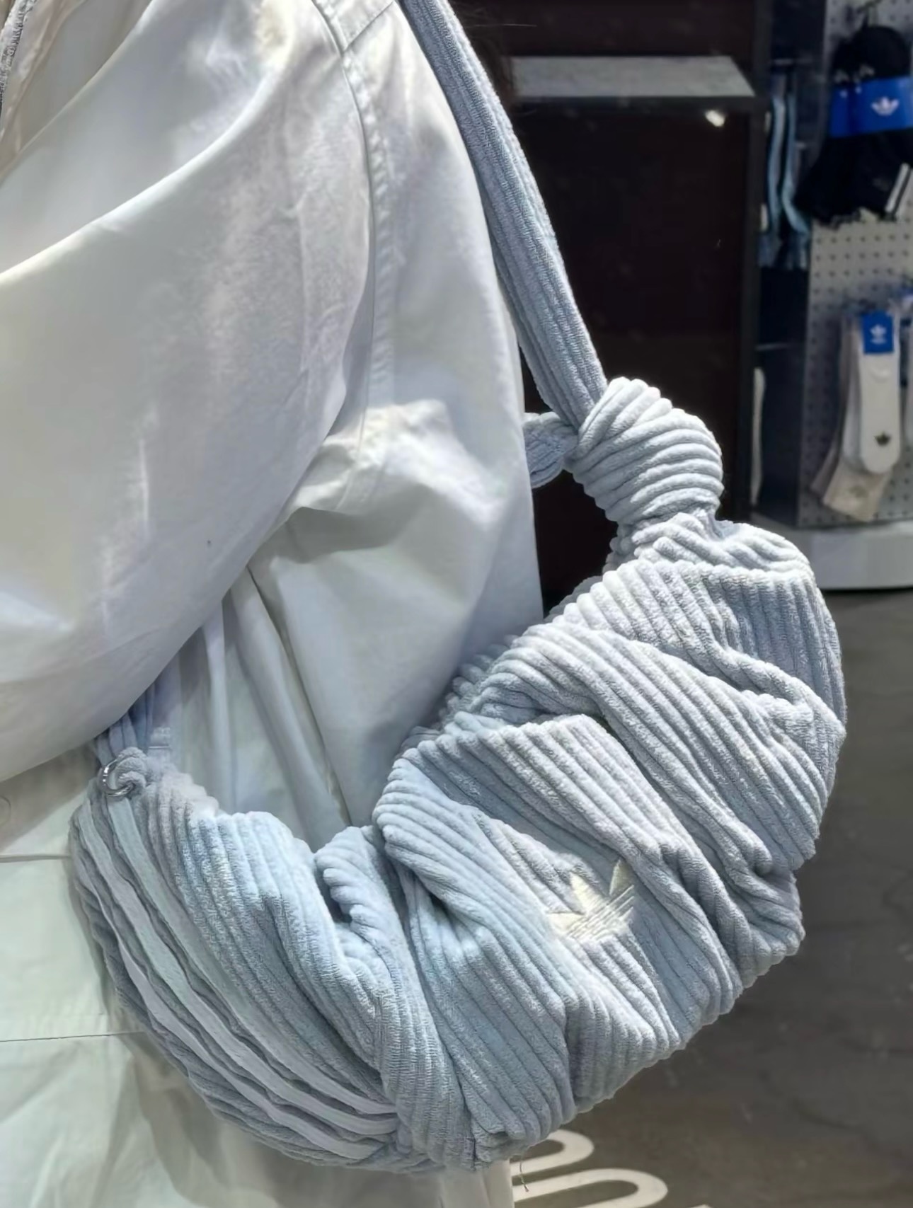 ADIDAS ORIGINALS BAG 燈芯絨 雲朵包 斜背包 肩背包 Light Blue 天藍色