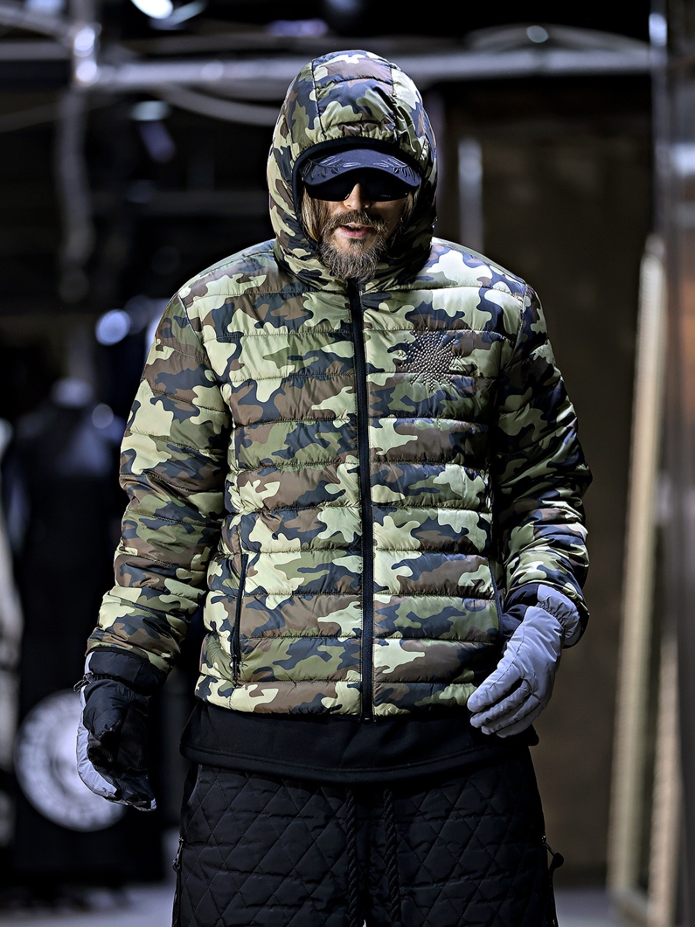 太陽鉚釘輕便羽絨外套