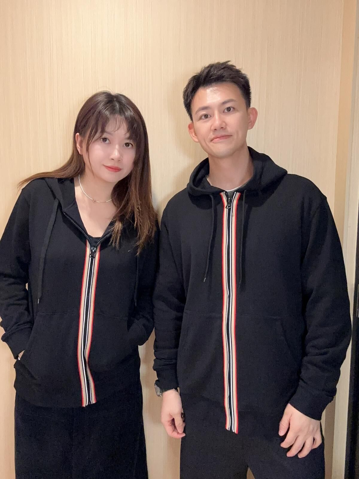 BBR 黑色 紅啡黑織帶 有帽外套 男女可穿