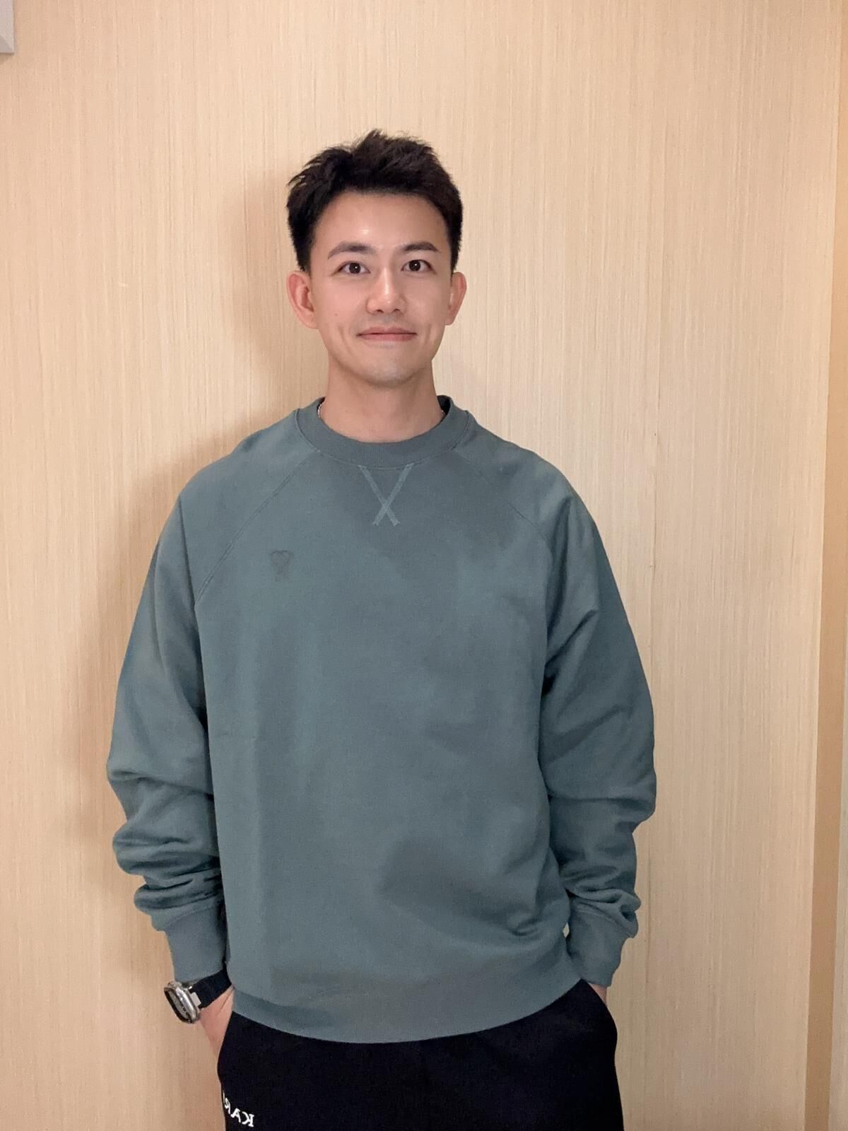 Ami 刺繡小愛心 圓領衞衣 男女同款