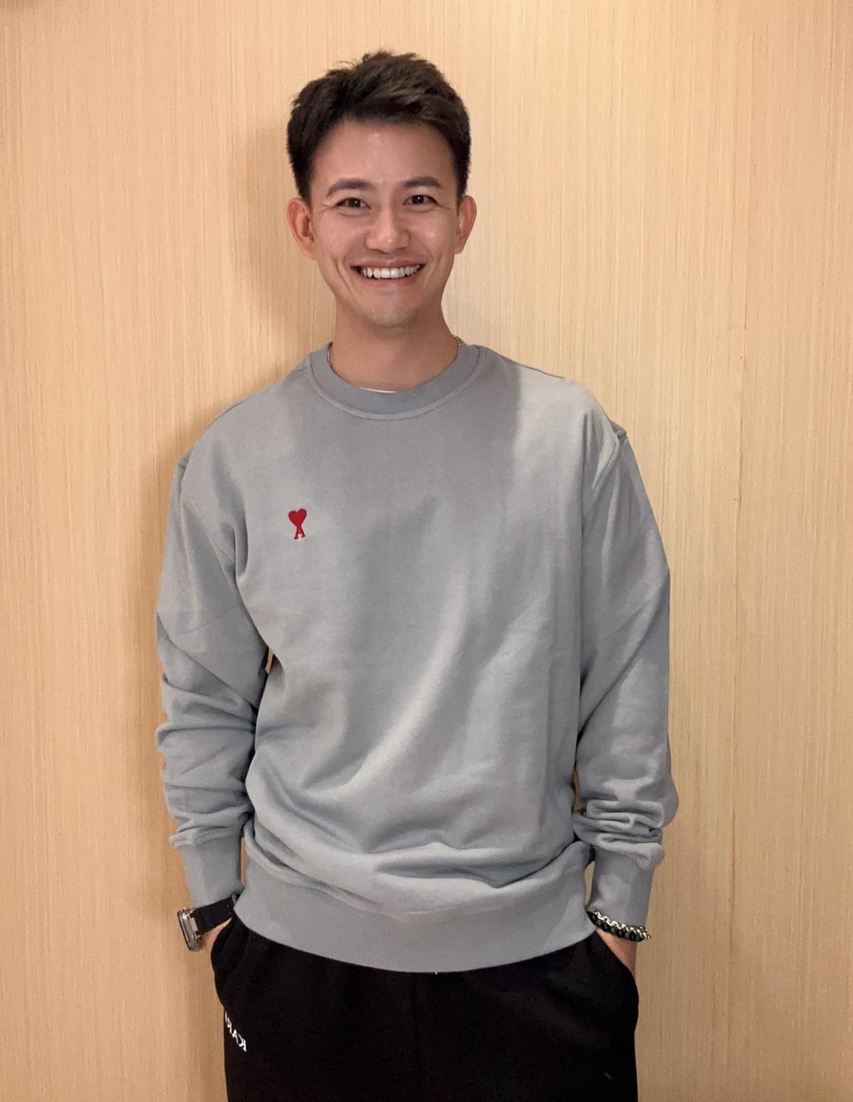 Ami 小愛心 灰藍色 圖領圍衣