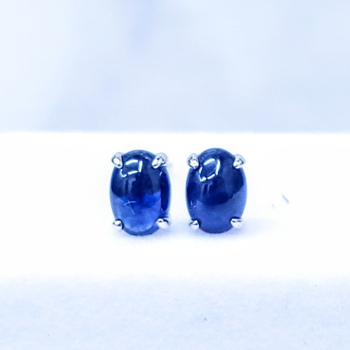 全新18K白金【主石1卡30份藍寶石】耳環