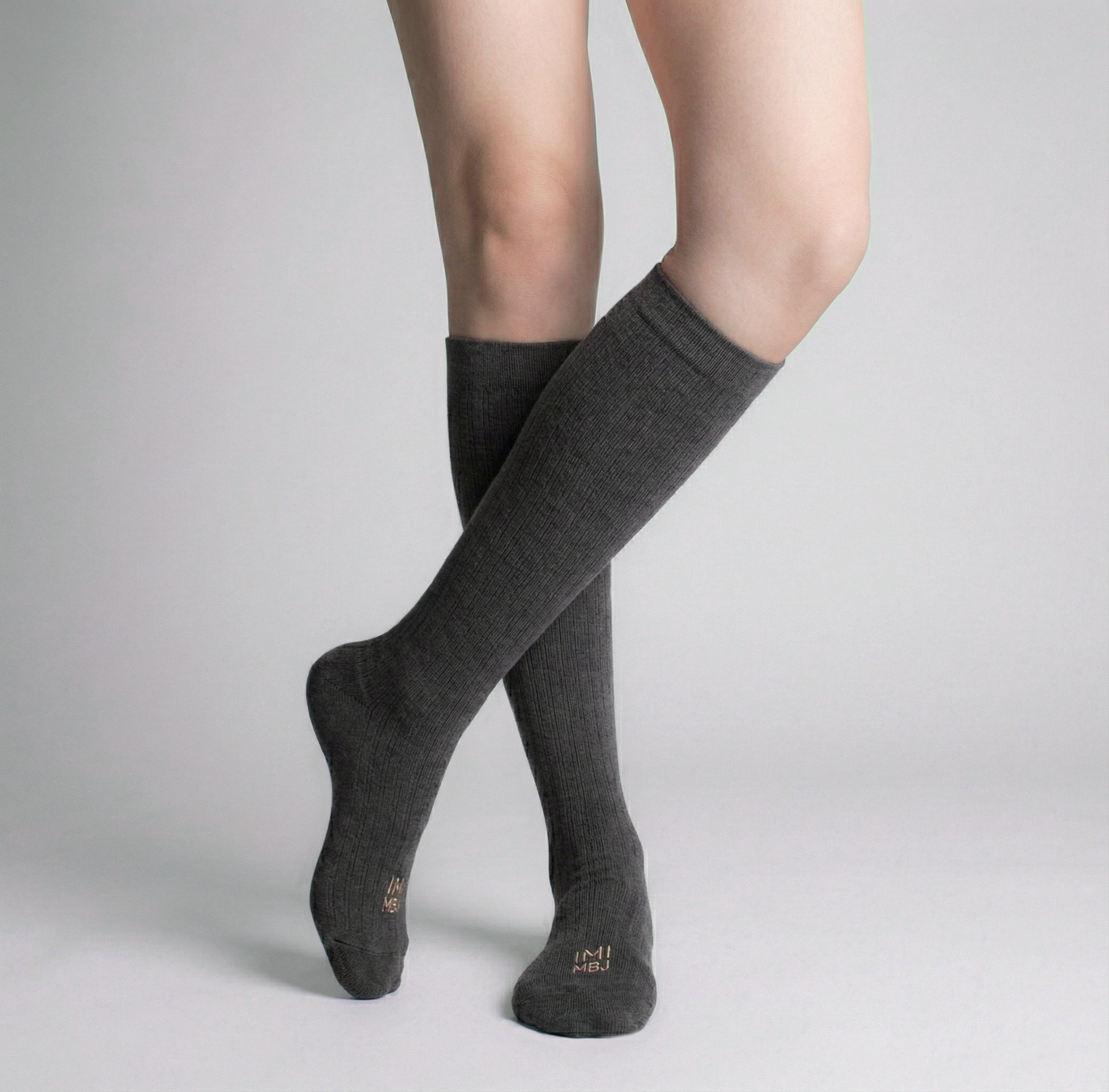 只有線條深灰｜沒有設計師款．壓力及膝襪