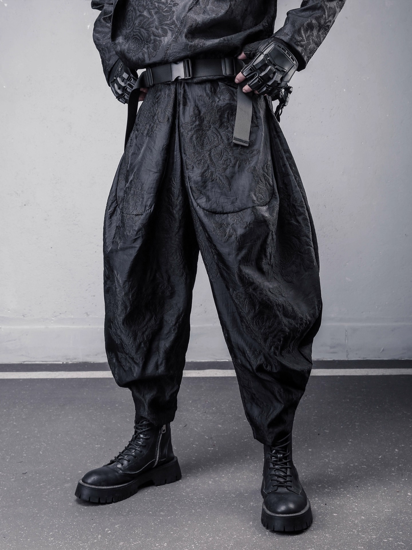 𝙏𝙀𝘾𝙃𝙒𝙀𝘼𝙍 山本暗黑玫瑰提花低檔九分褲