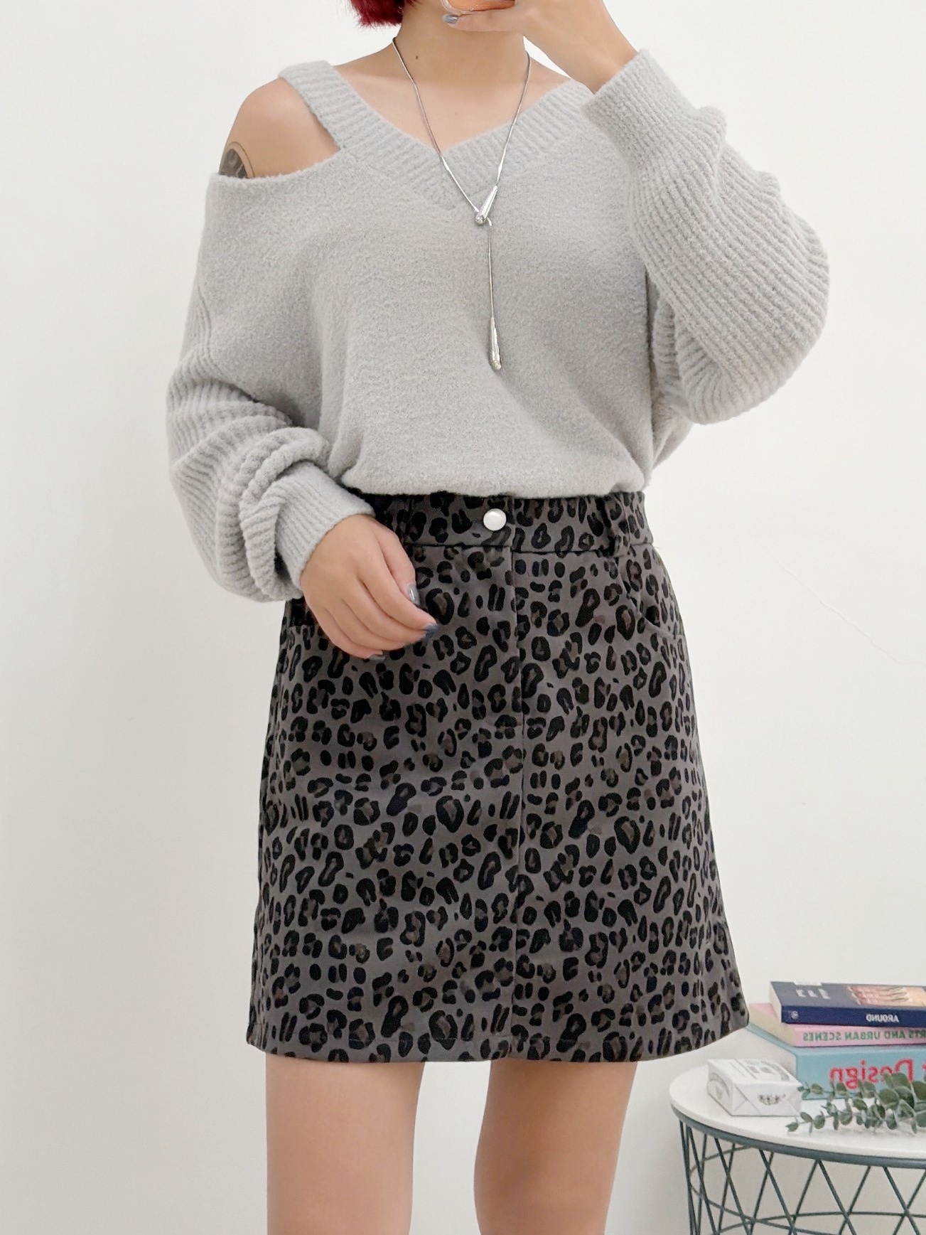 法朵Fado shop｜V領單露肩捲絨毛毛衣 0114063 五色