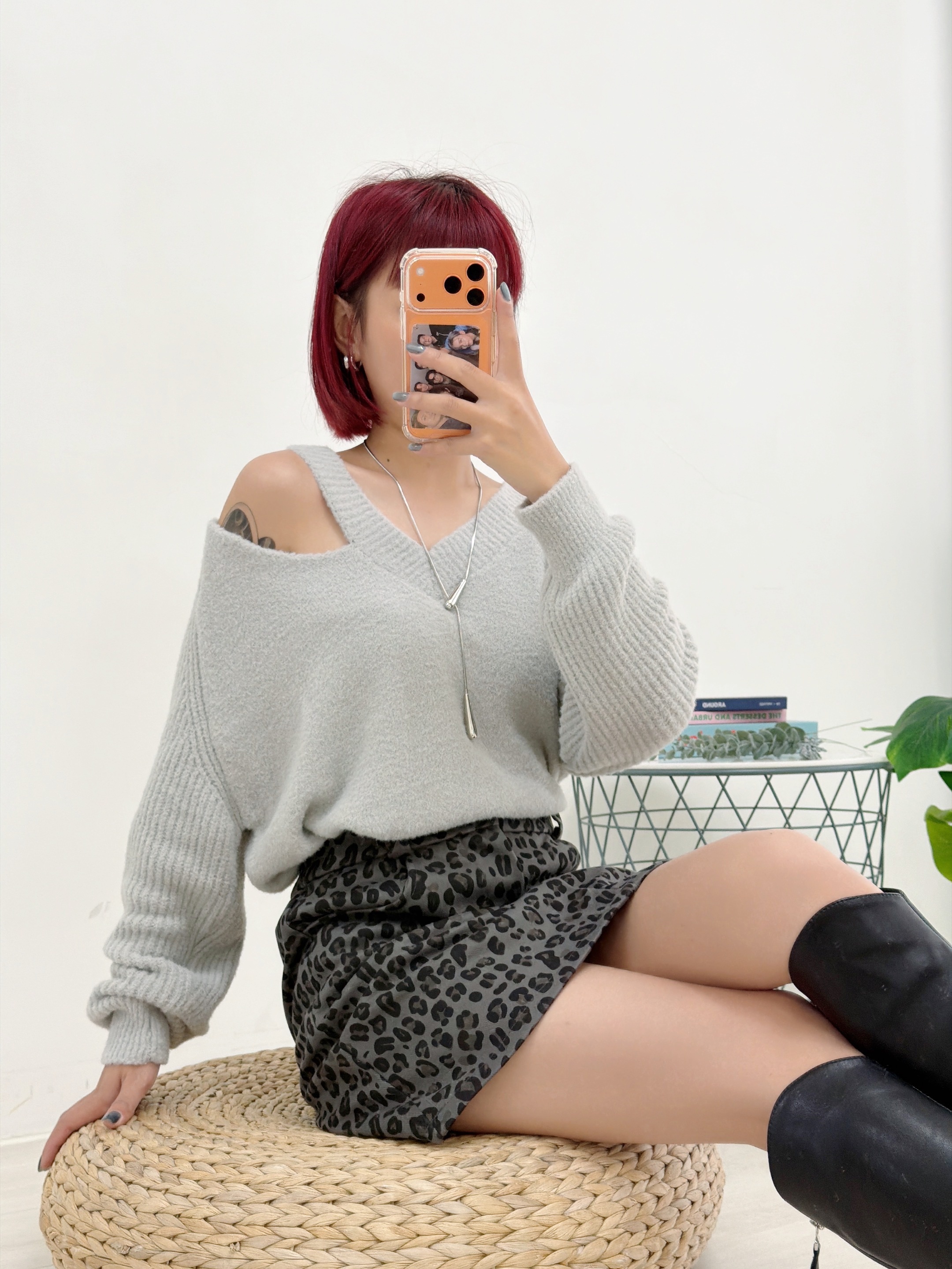 法朵Fado shop｜V領單露肩捲絨毛毛衣 0114063 五色