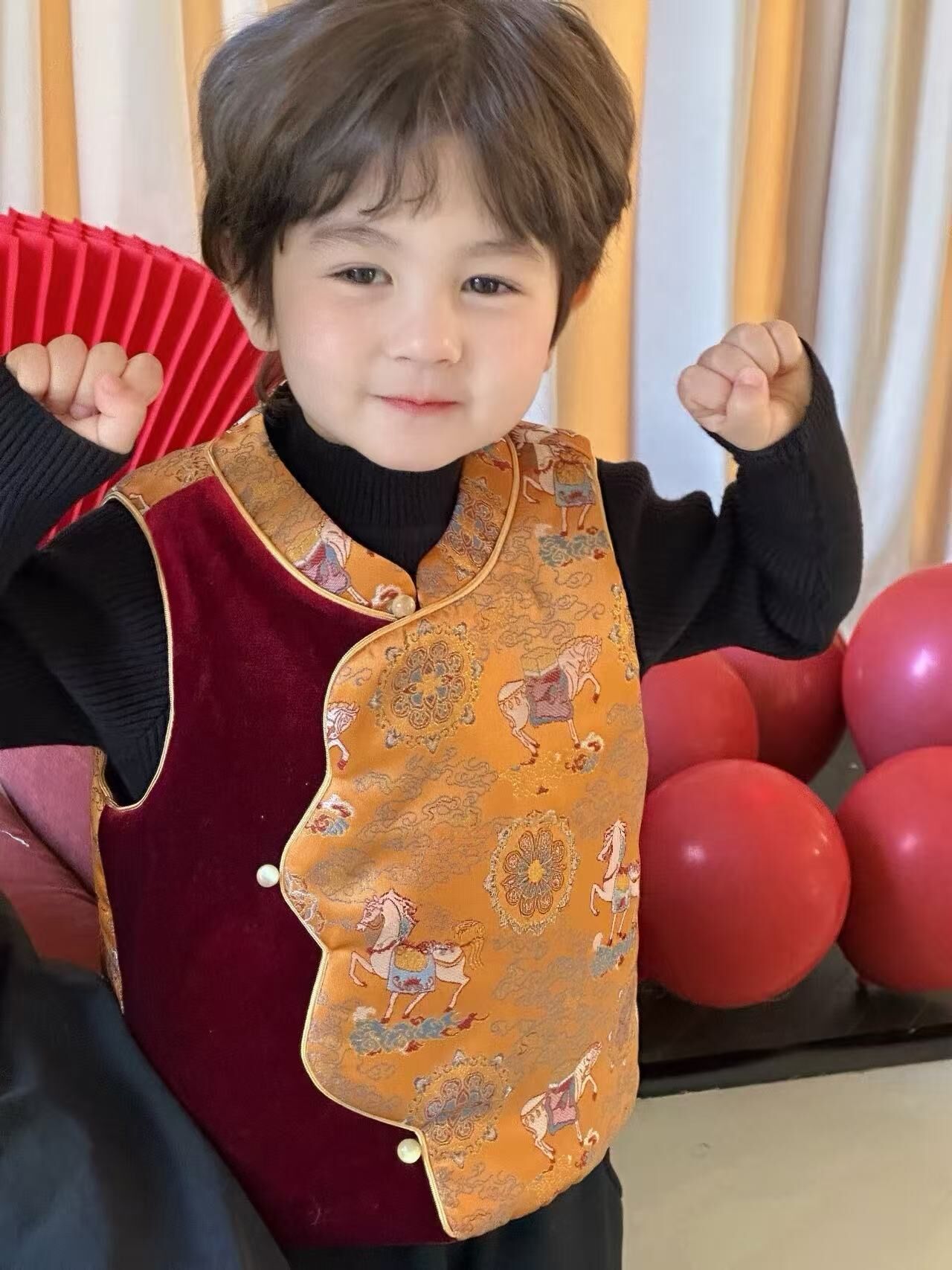 BYB12OW061GD 瑞氣呈祥刺繡馬甲