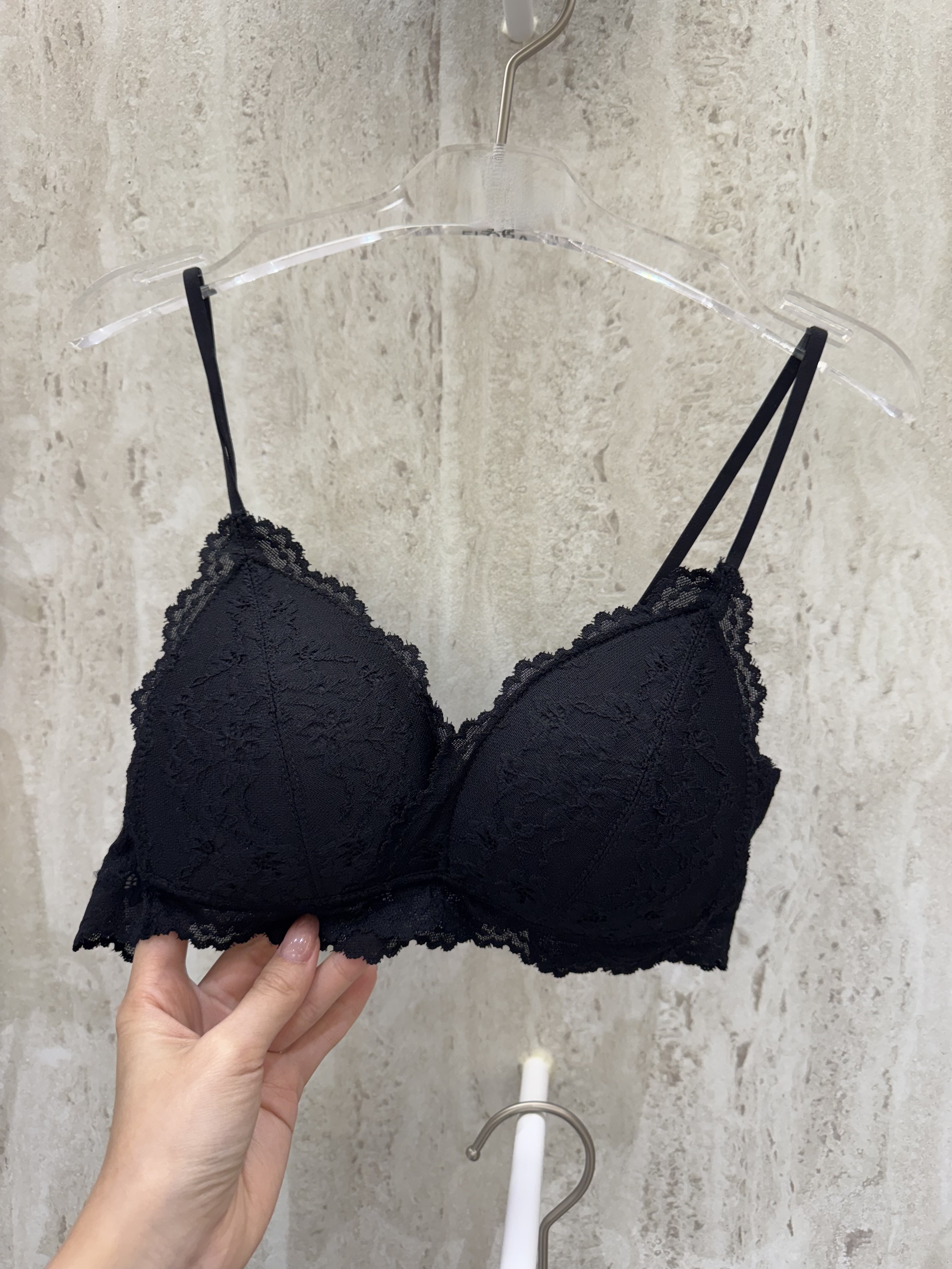 Q03 蕾絲黑色內衣（單上衣）