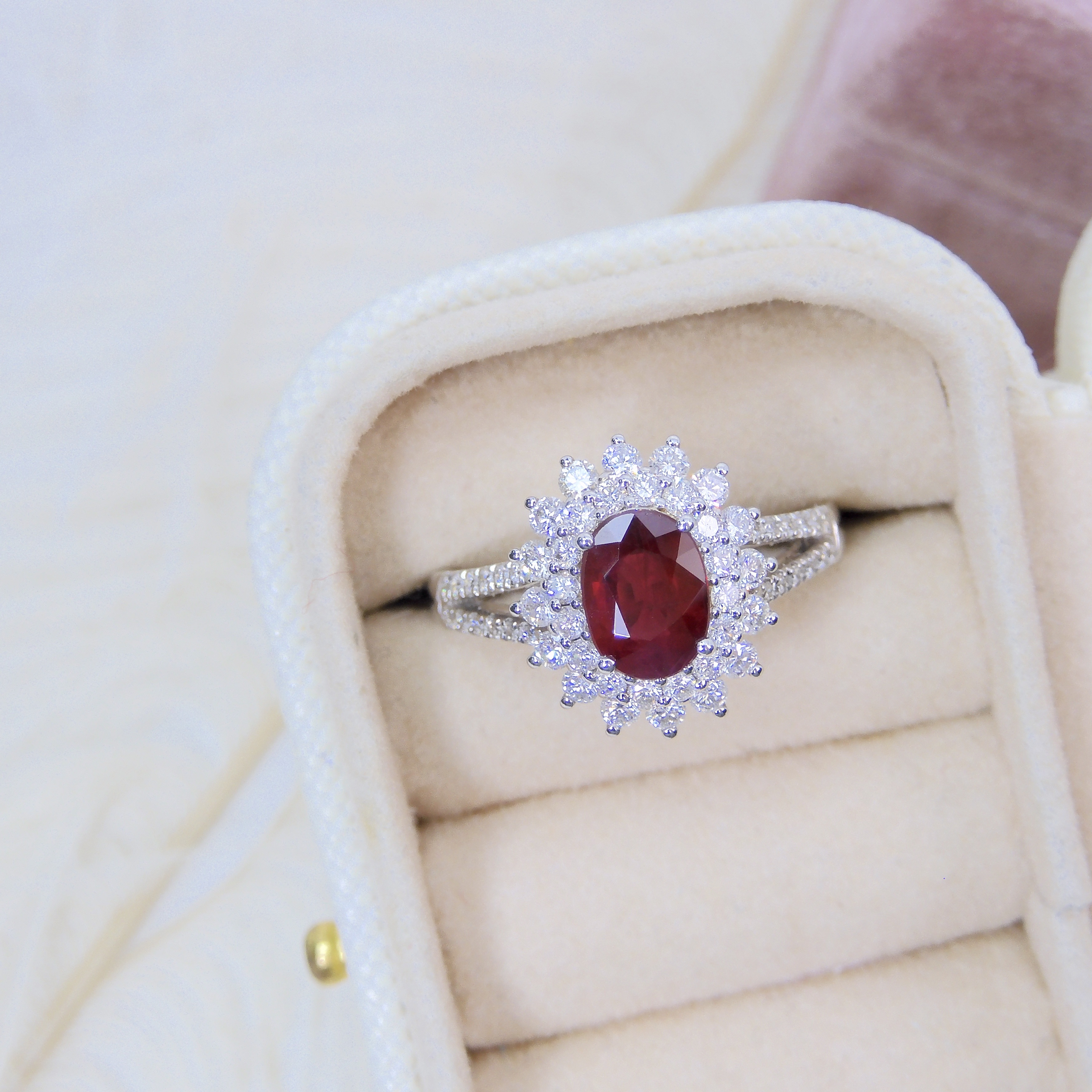 18K Gold 1.07ct Ruby Ring (With Certificate)