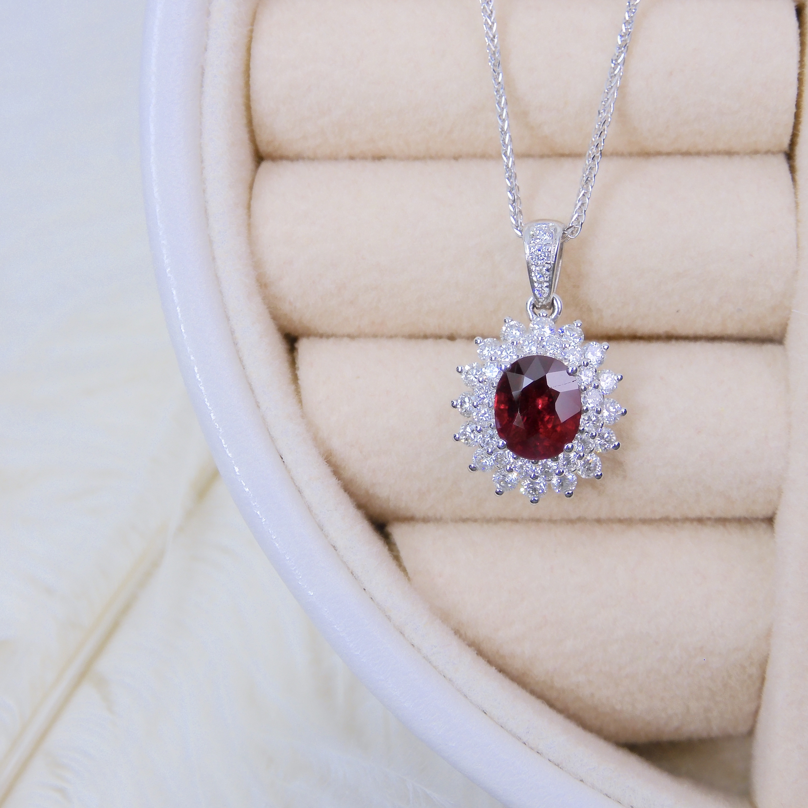18K Gold 1.27ct Ruby Pendant (With Certificate)