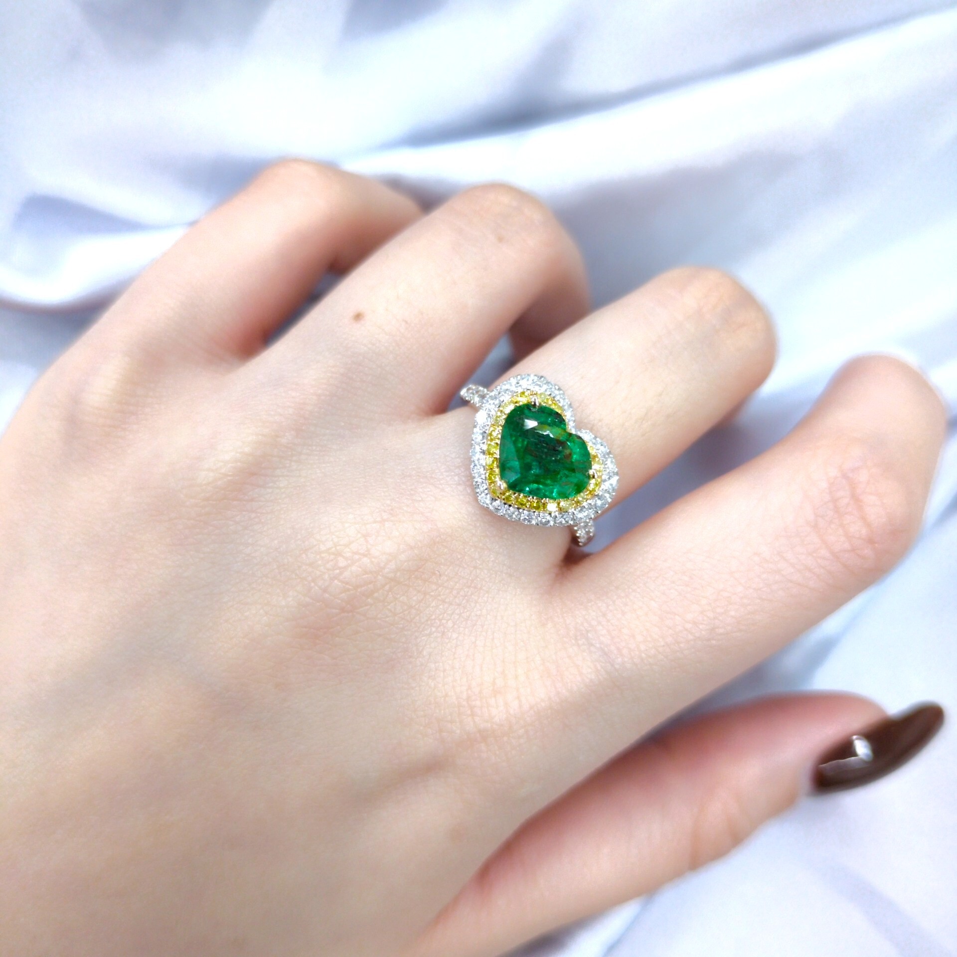 全新18K金【單粒2卡28份綠寶石】配59份鑽石戒指