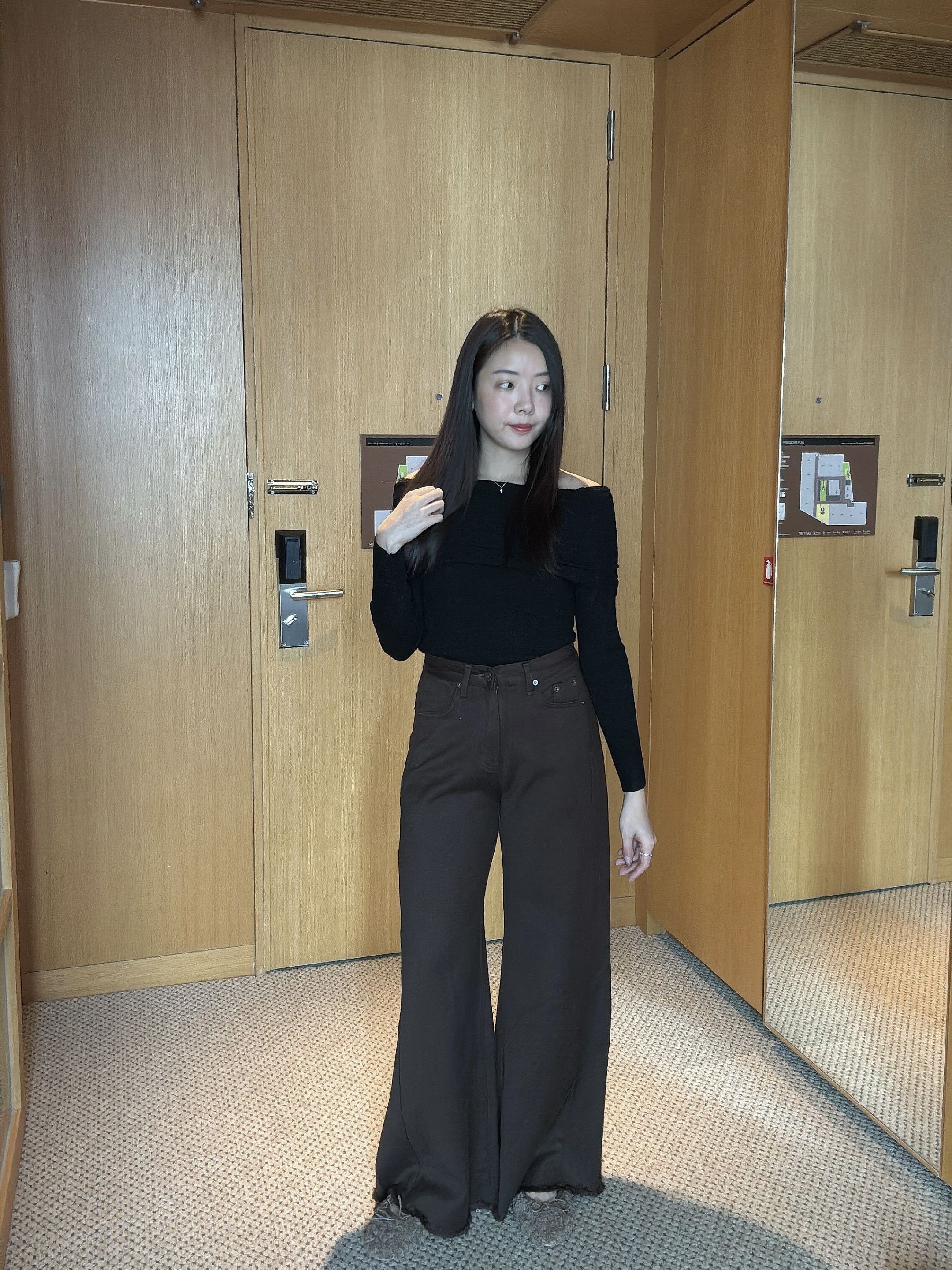 Q40 薄款翻領針織（深灰/黑/白）