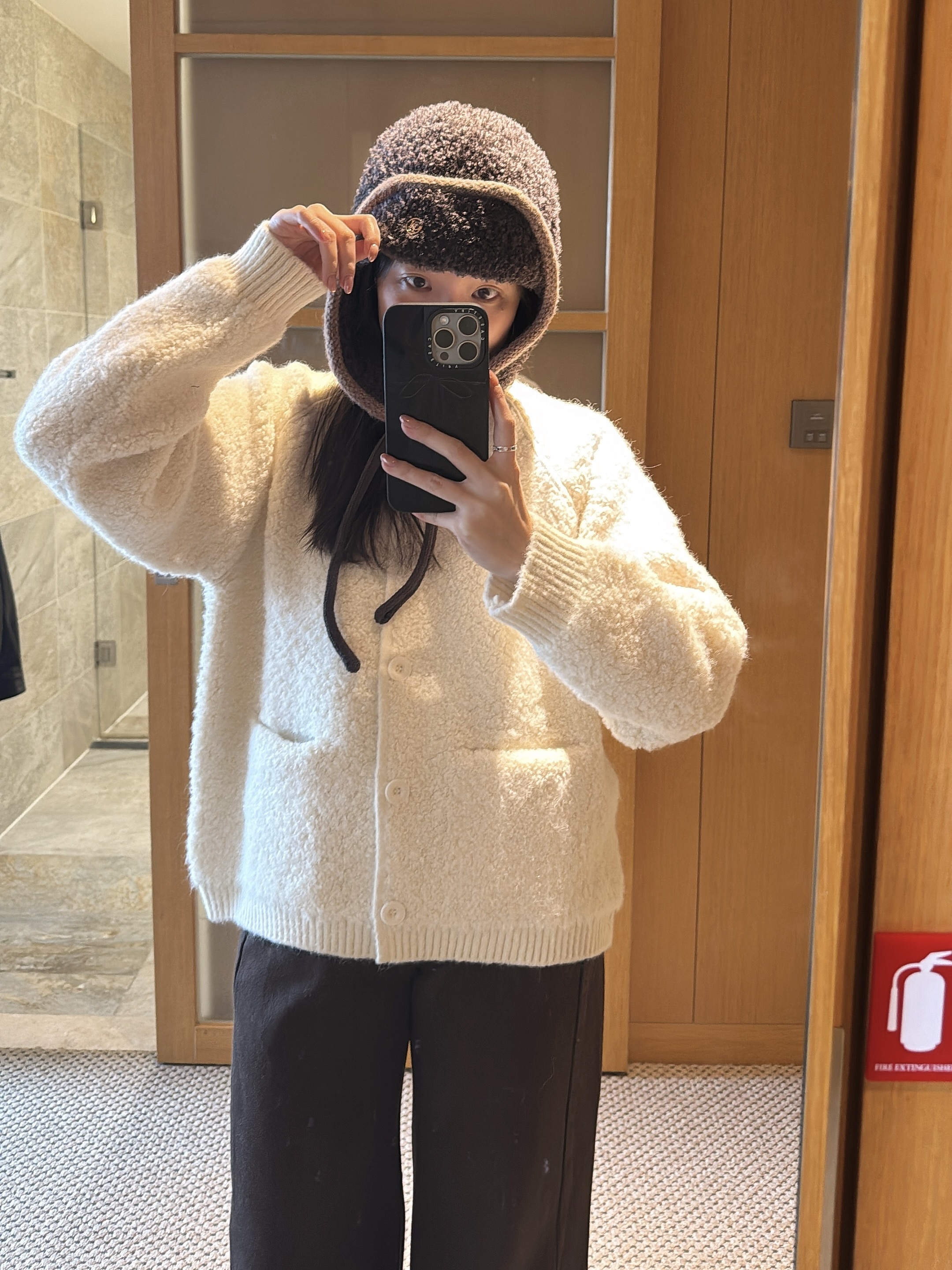 Q35 QQ毛雷鋒帽（白/咖）