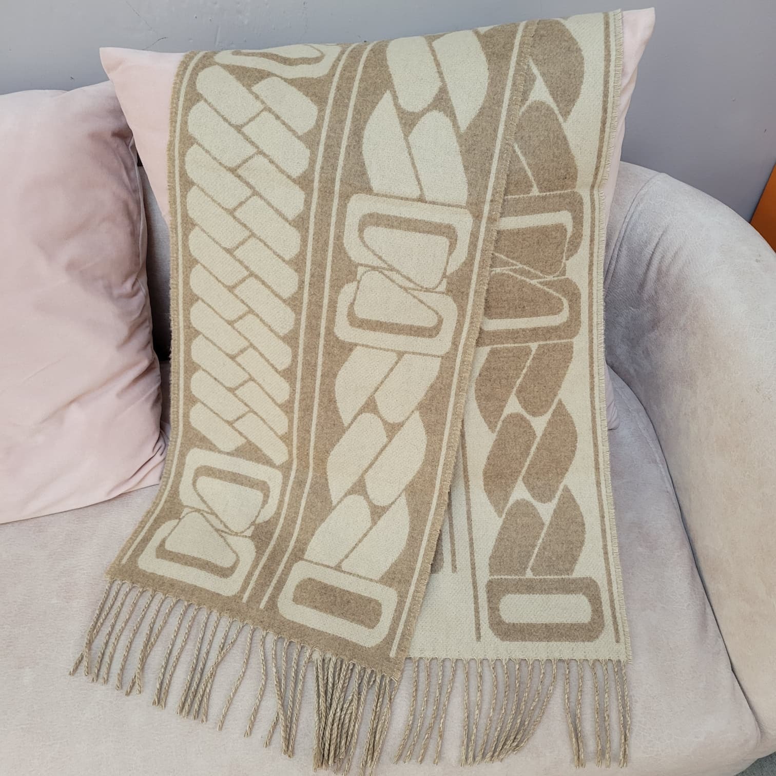 HERMES Clic, C'est Noue scarf marron glacé / craie (MUFFLER) 頸巾 圍巾