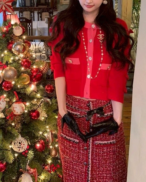 設計師家紅配桃邊袖鏤空蝴蝶結針織上衣