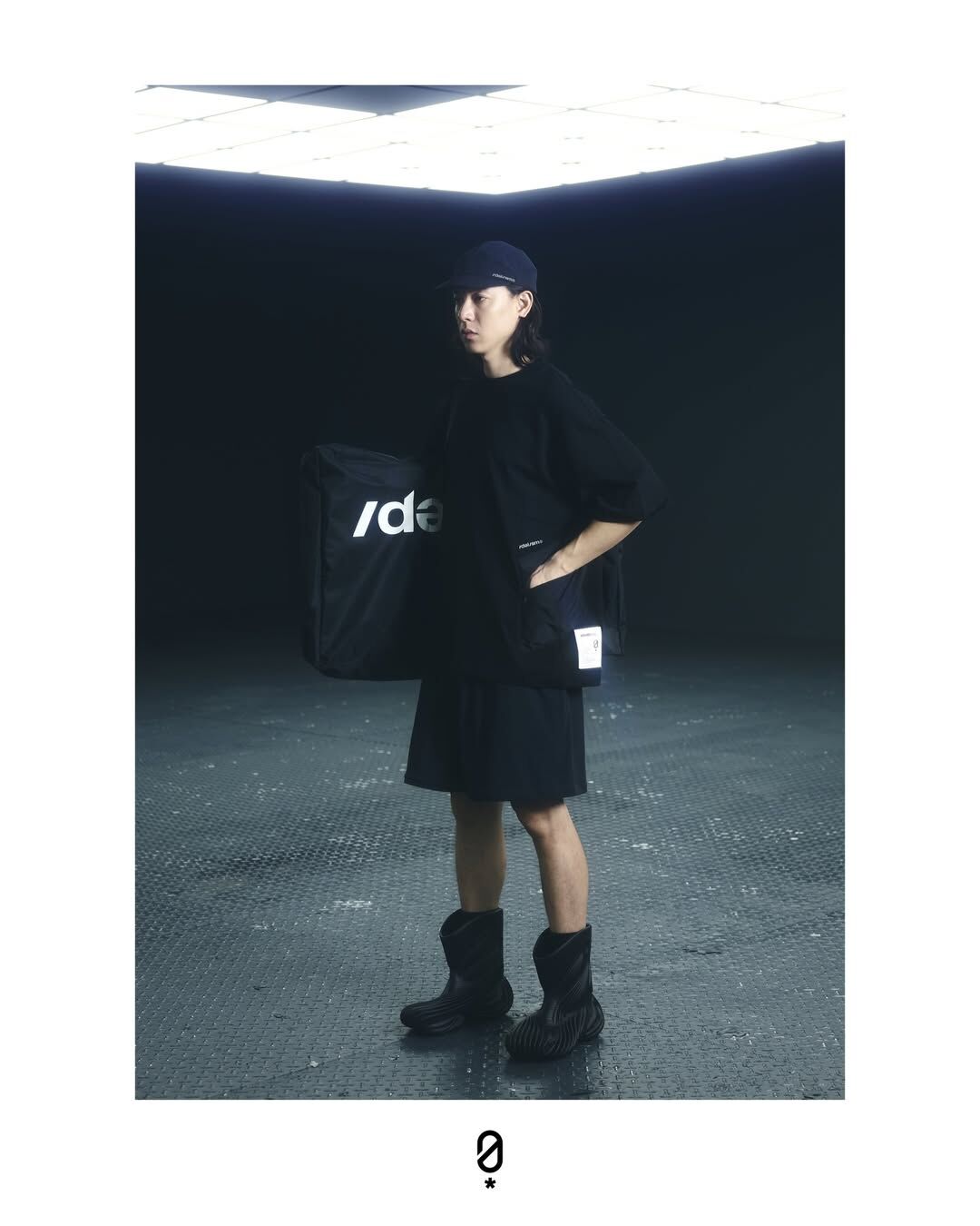 idealism x ionism｜ide/on Patch Pockets Tee (Black/Gray)