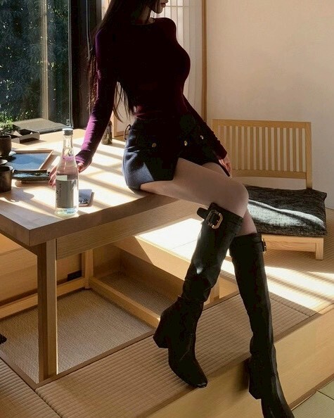 設計師家簡約圓領100%羊毛上衣+完美比例的毛呢a字短褲