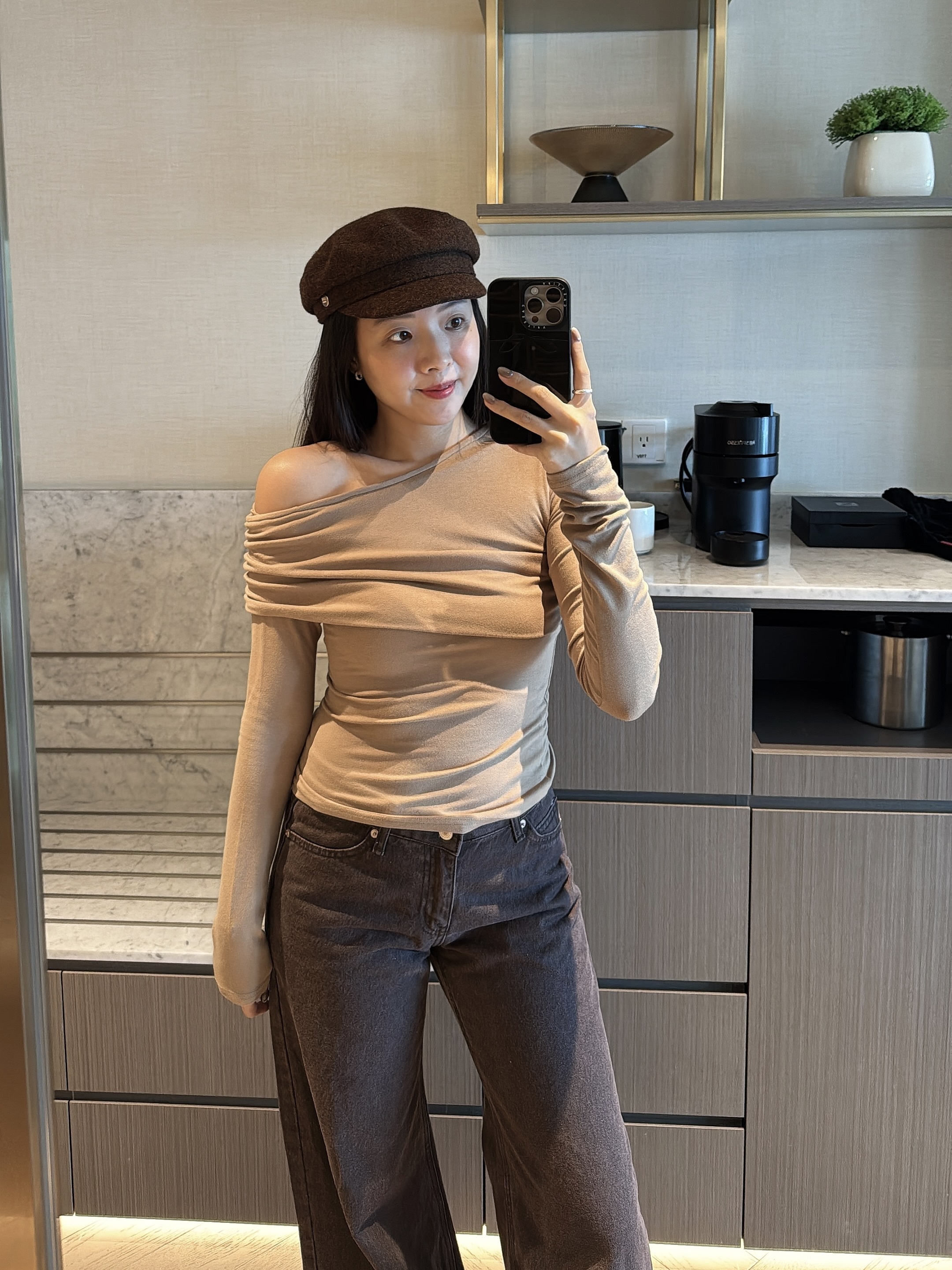 N18 (材質超好)斜肩彈力上衣(駝/黑/白/紅)