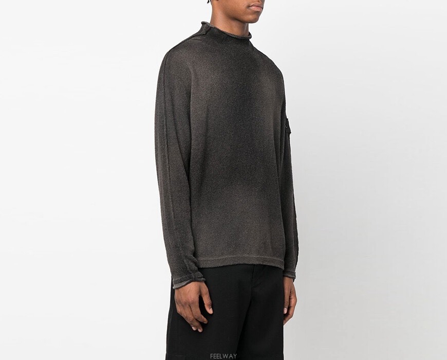 【代購】Stone Island 石頭島 尼龍混紡棉質毛巾布半高領針織毛衣 — 經典羅盤袖標 (褐色 / 77195121Z-V0063)