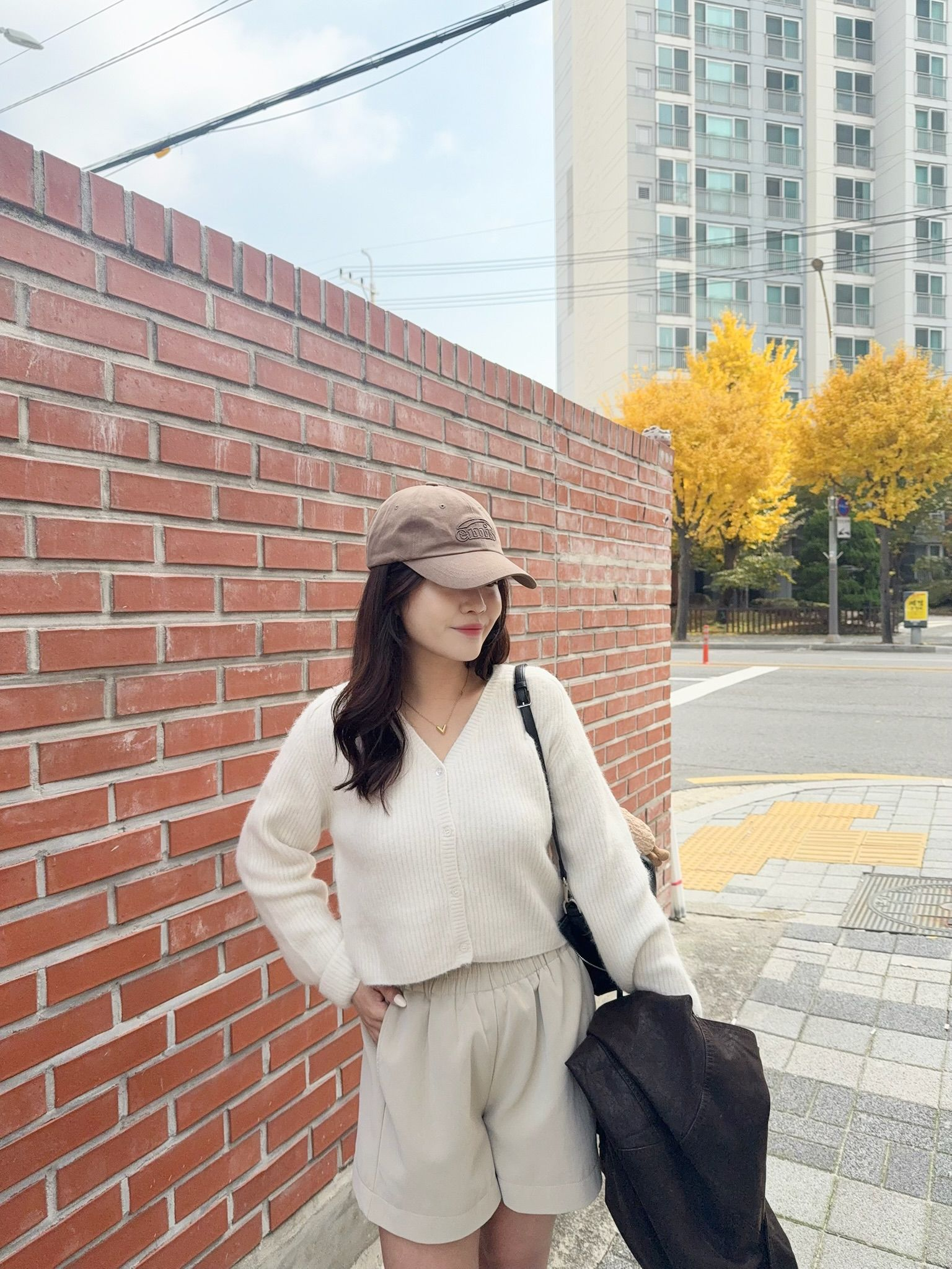 V領短版軟熟針織外套(米白色)