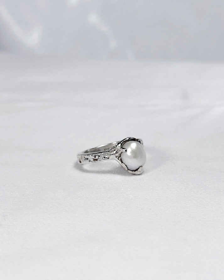 PROJ-ORNMNT 珍珠熔岩銀戒