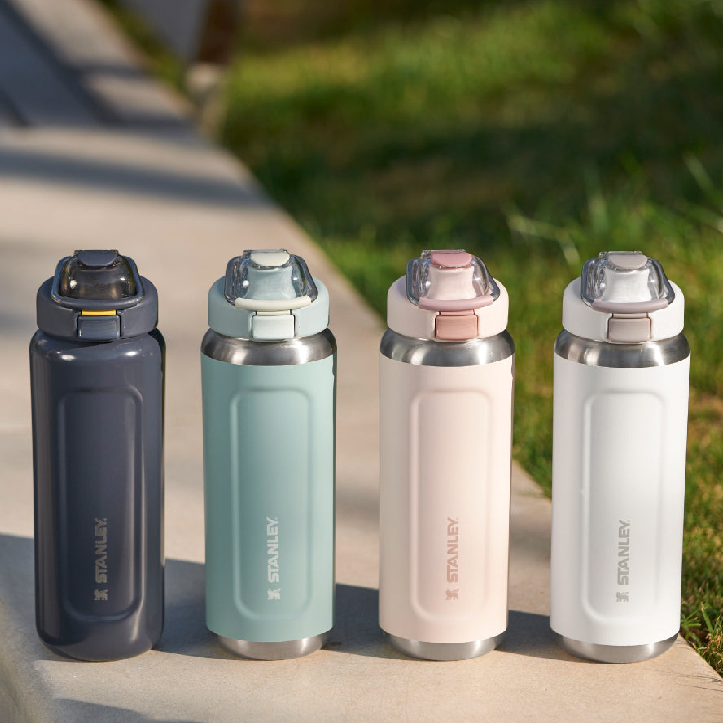 STANLEY Wellspring Bottle / 經典系列 0.7L 彈蓋堤環水壺