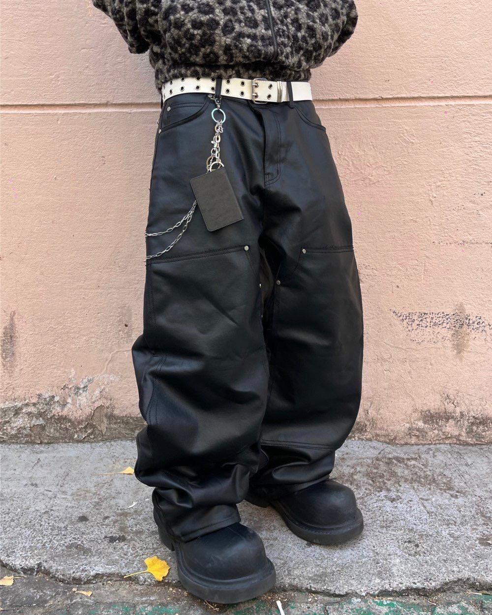 淨色合成皮鬆身褲 WD-204P