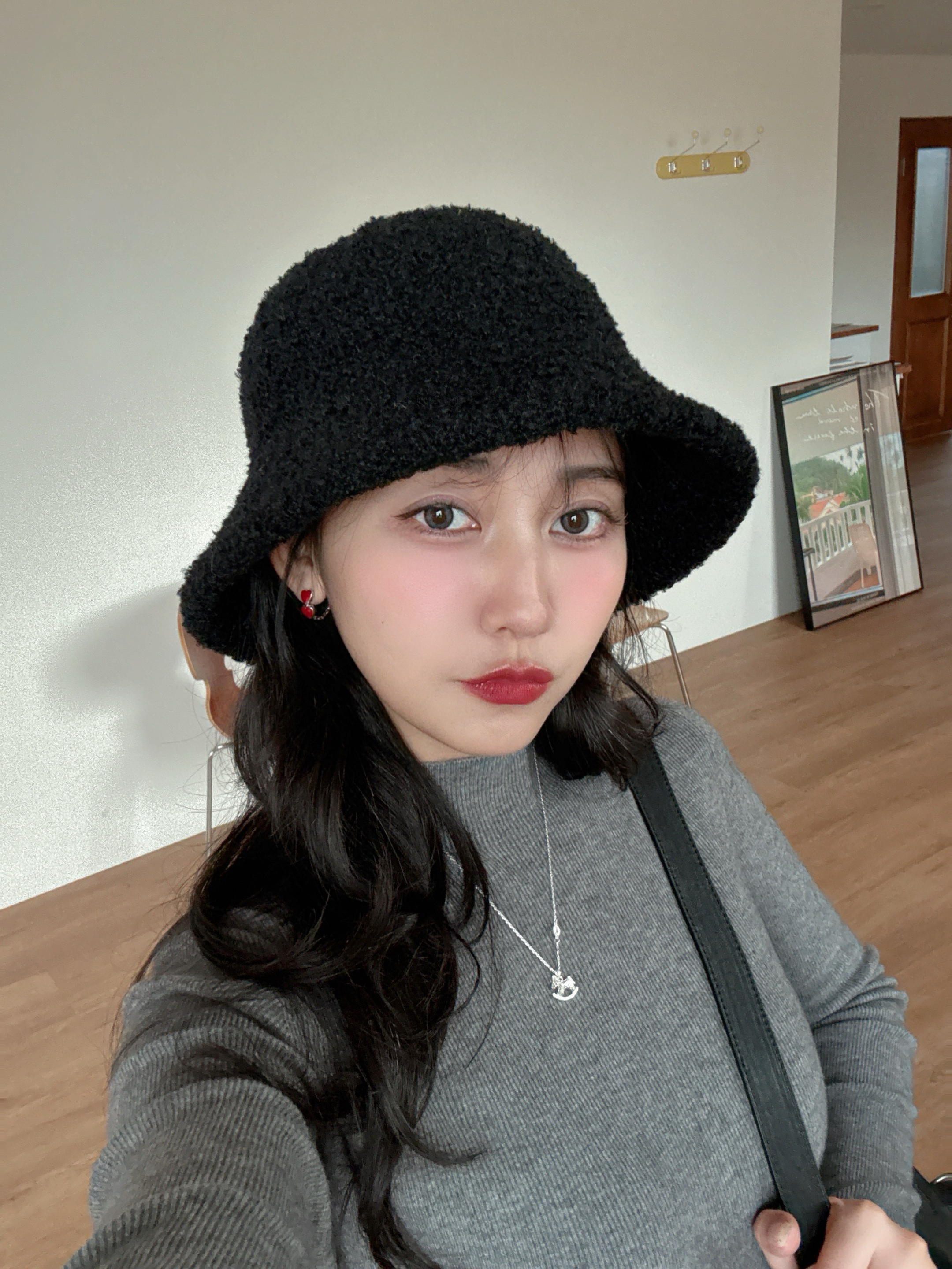 25K314 臉型修飾 簡約法式羊羔毛小圓帽/漁夫帽