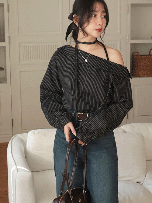 25K103 本期推薦! Out of Office! 下班小約會翻領條紋兩穿上衣