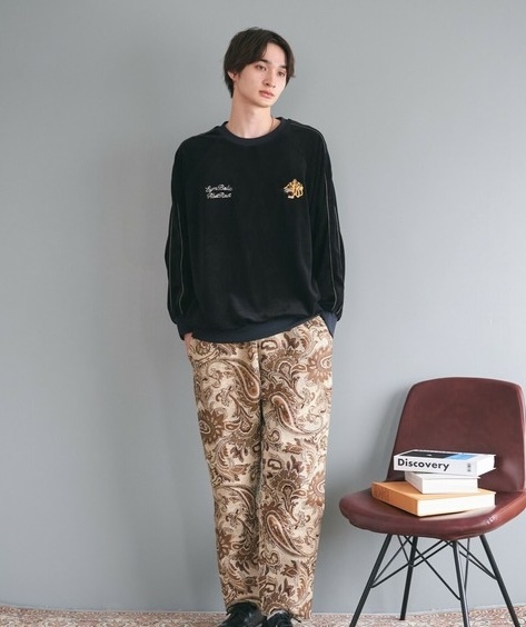 【POWER TO THE PEOPLE】虎頭刺繡天鵝絨長袖TEE