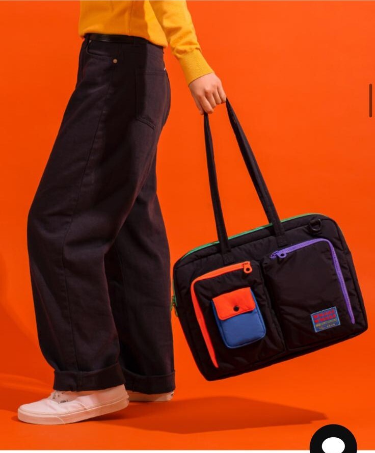 SI043 Wiggle Wiggle 黑色雙向筆記型電腦包