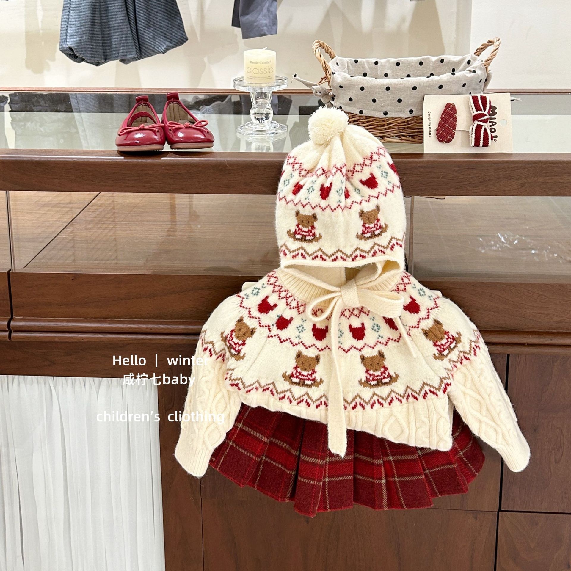 可愛熊毛衣/紅色格子百褶裙