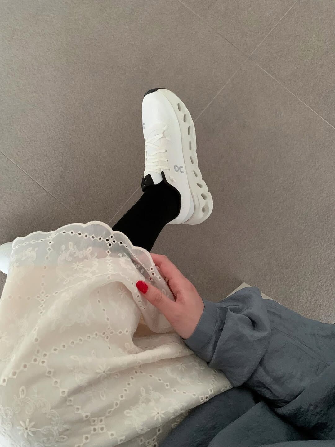 On Cloudtilt 象牙白 女鞋