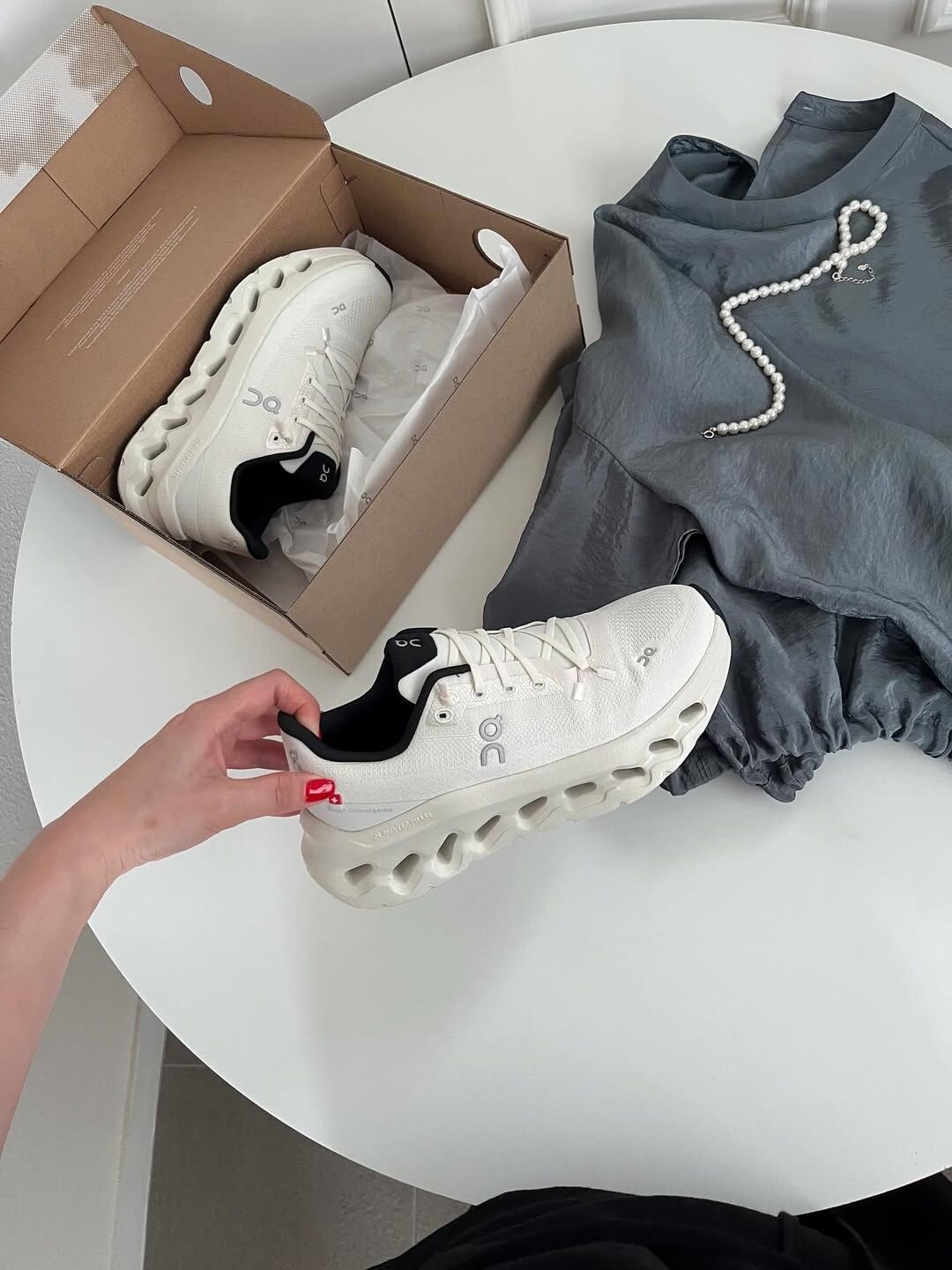 On Cloudtilt 象牙白 女鞋