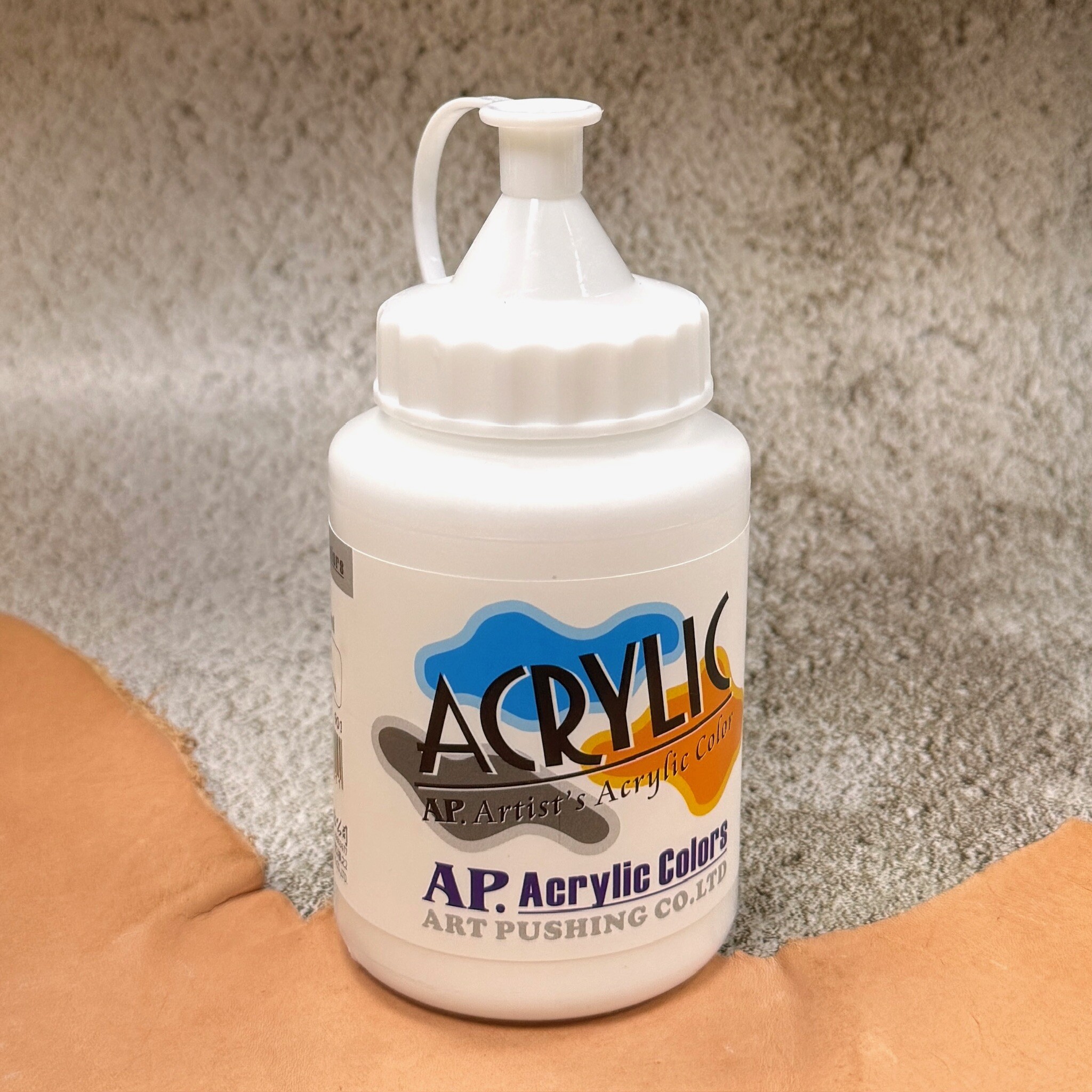 AP普思｜壓克力顏料 瓶裝250ml 黑 白