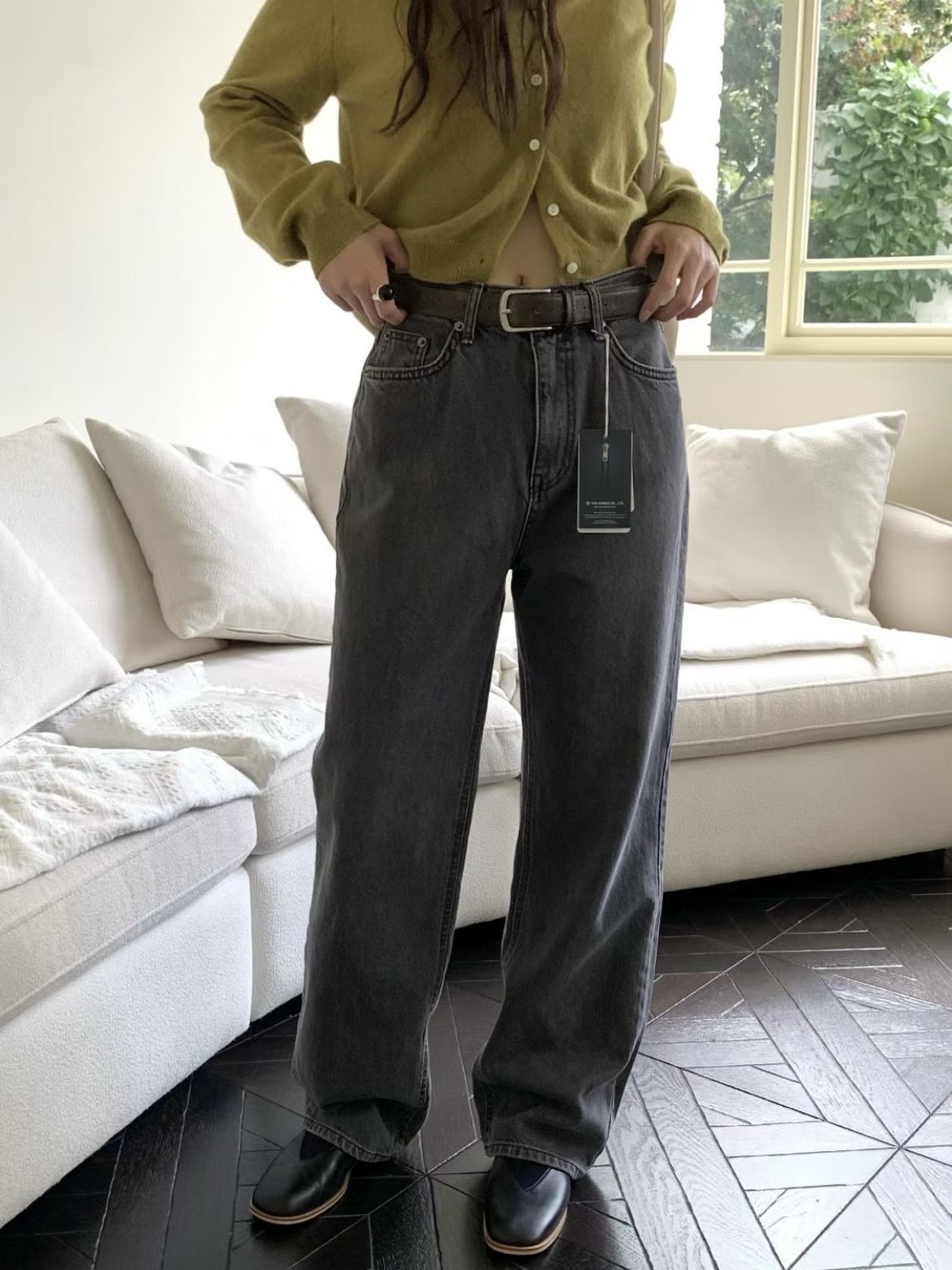 #228N664 暖光下的大長腿，灰調洗水直筒牛仔褲 (L size)