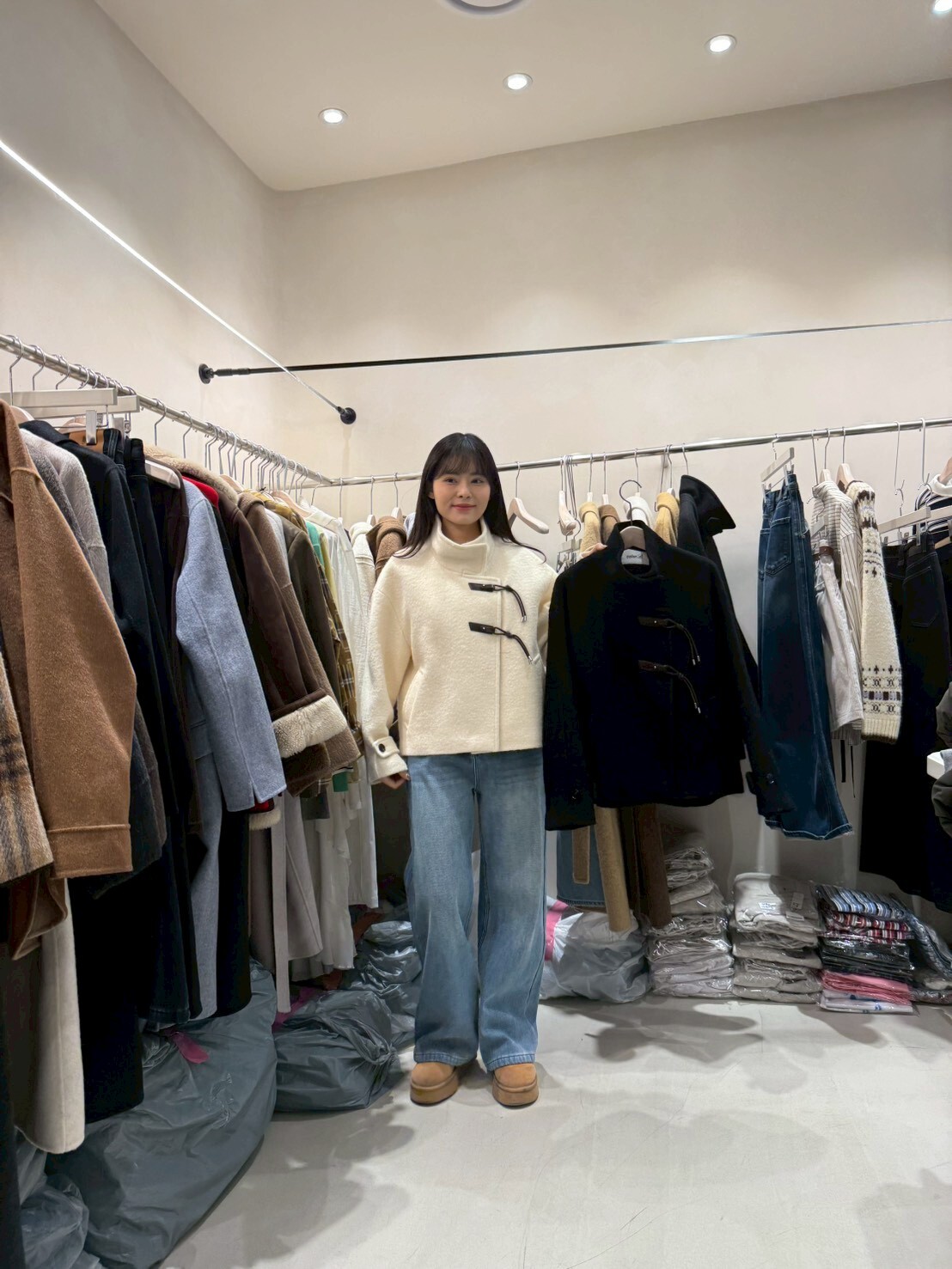 CB5317 羊絨立領牛角雙扣外套