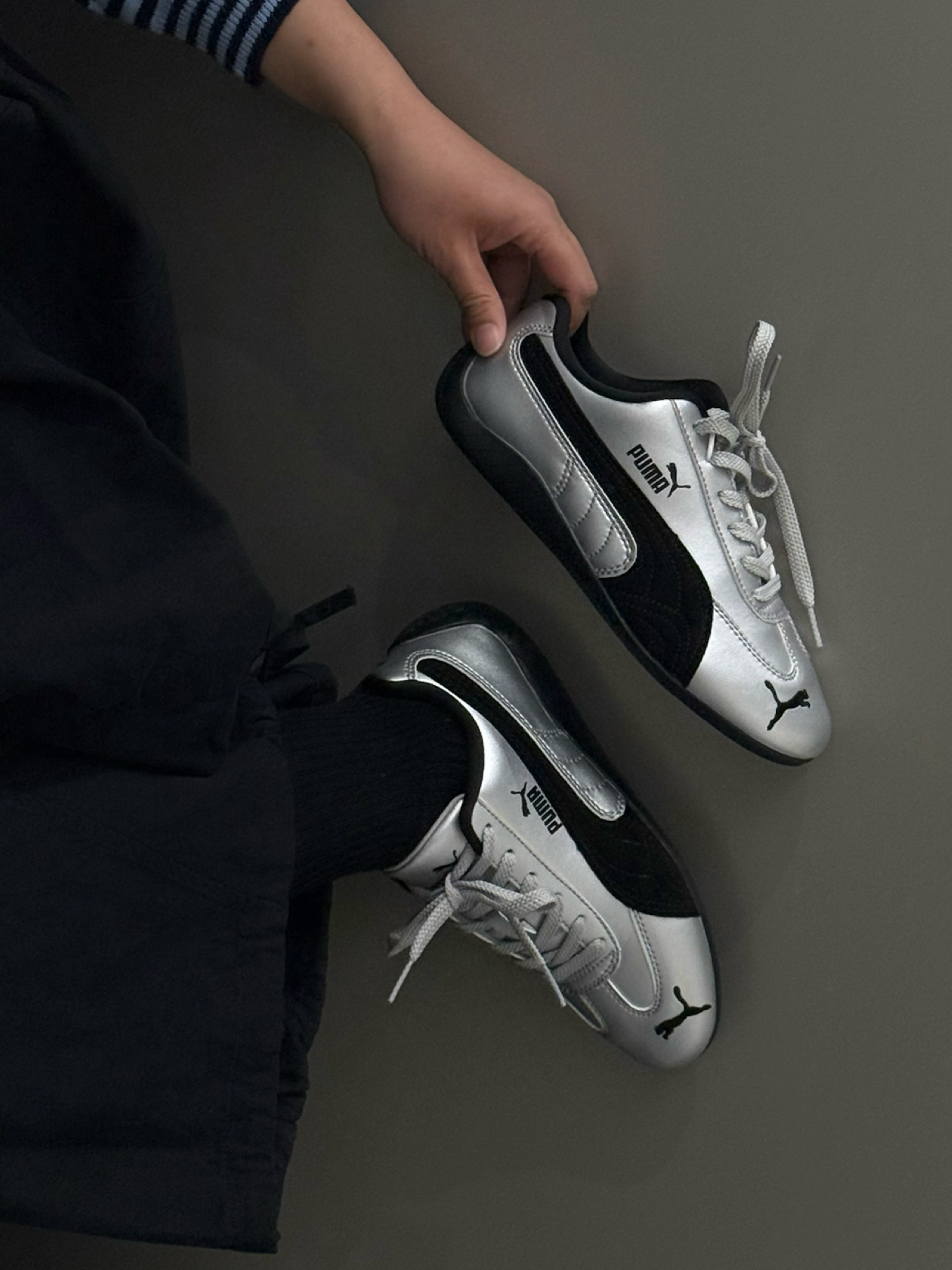 代購-PUMA Speedcat OG "Metallic Silver" 銀黑 Rosé朴彩英同款 復古賽車鞋 403689-01