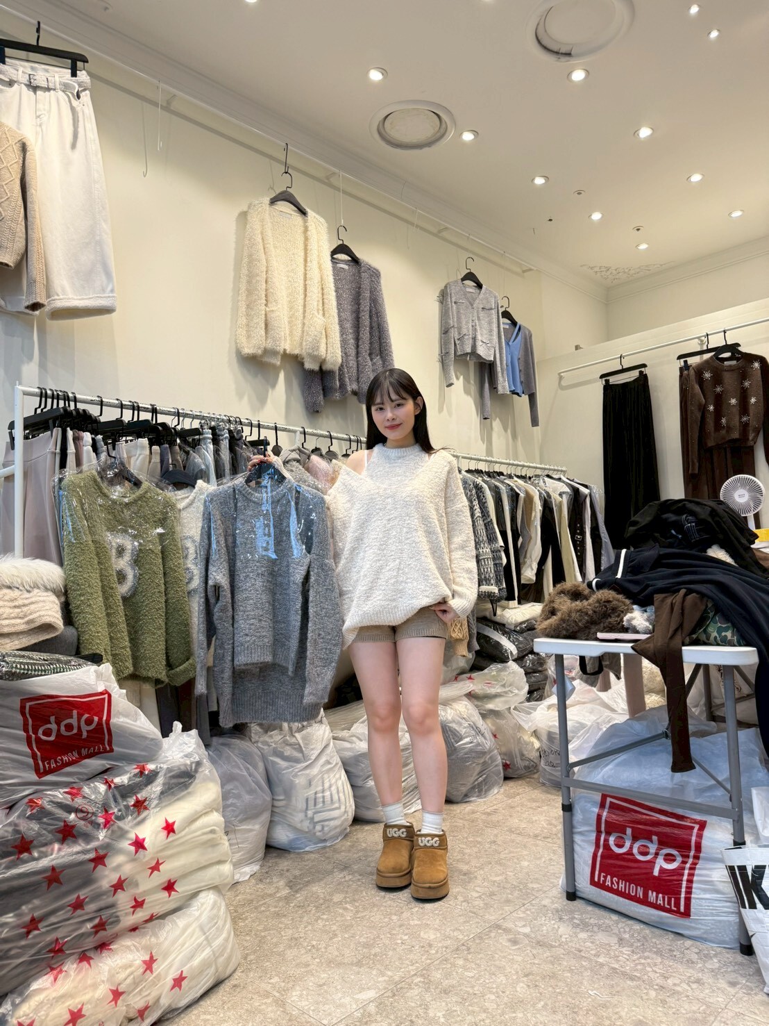 WE5336 小露肩圓領無袖背心V領套裝