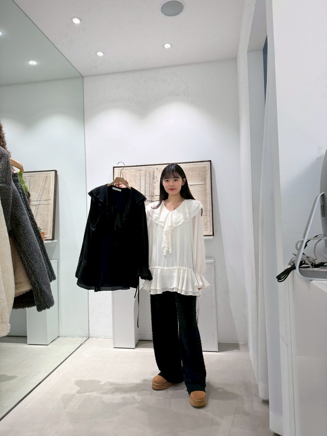 HN5323 甜美木耳花邊雪紡V領上衣