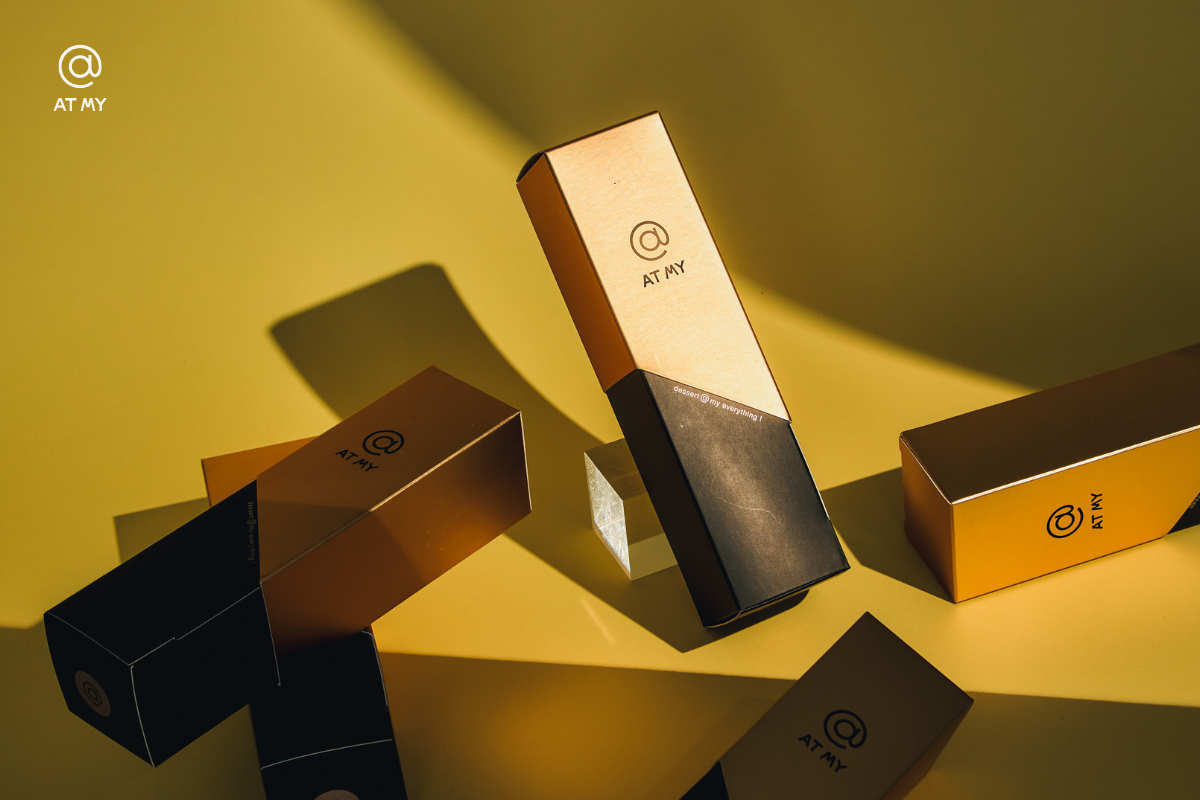 2026 過年禮物推薦 AT MY 法式甜點禮盒，簡約包裝設計展現高質感年節伴手禮風格