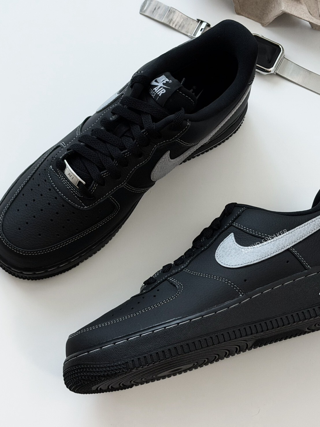 <老闆不在家👾> Nike Air Force 1 外鋒線 夜行黑魂